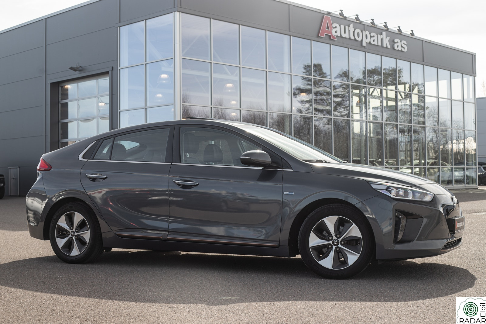 HYUNDAI IONIQ EV/NORSK/DAB+/SOLTAK/SKINN/ADAPTIV/P.VARMER+++EN EIER!