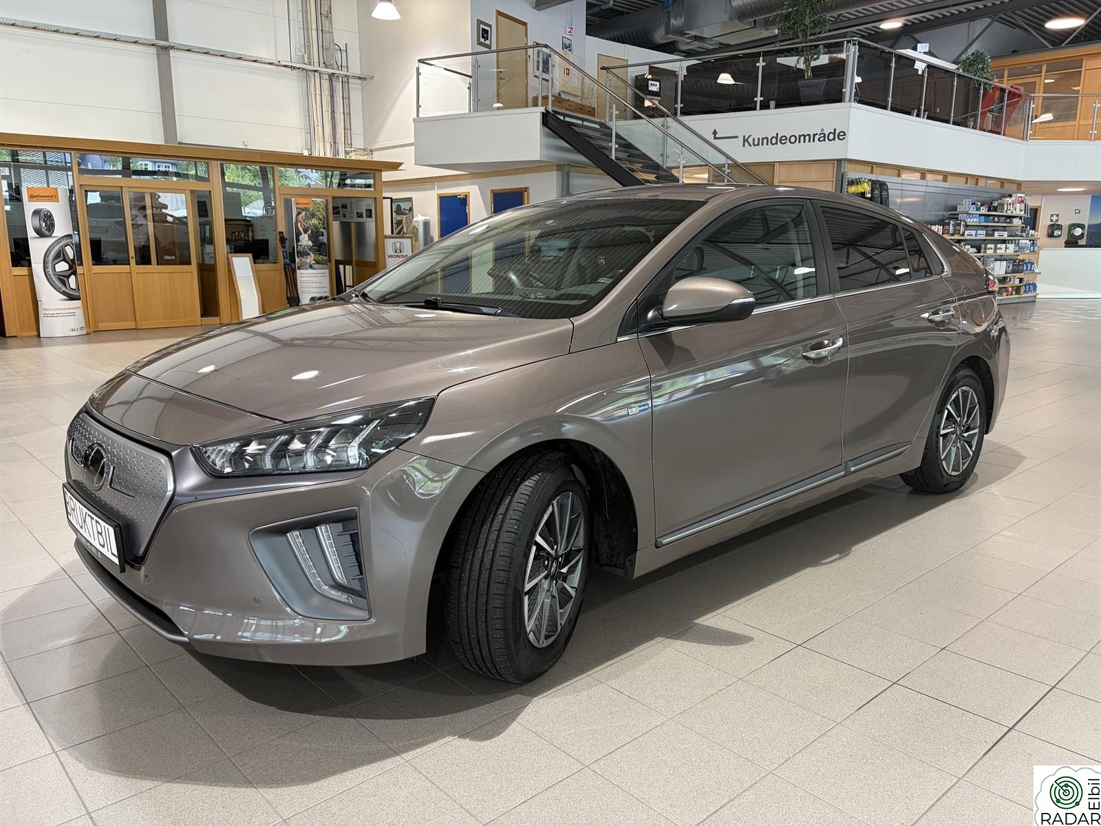 HYUNDAI IONIQ Premium 311 km/ Infinity / Skinn/ ACC/ Navi/ Kamera