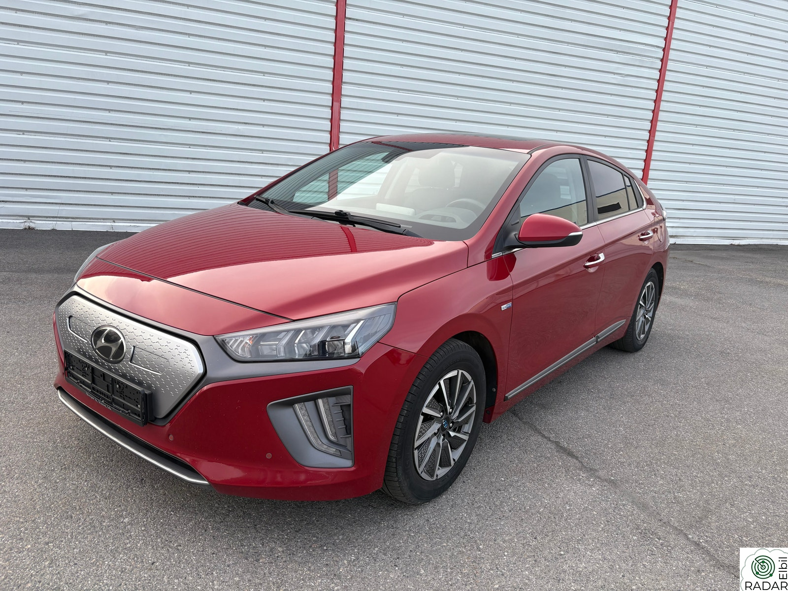 HYUNDAI IONIQ Premium WLTP 311 km Helskinn Soltak LED ACC KAM Apple