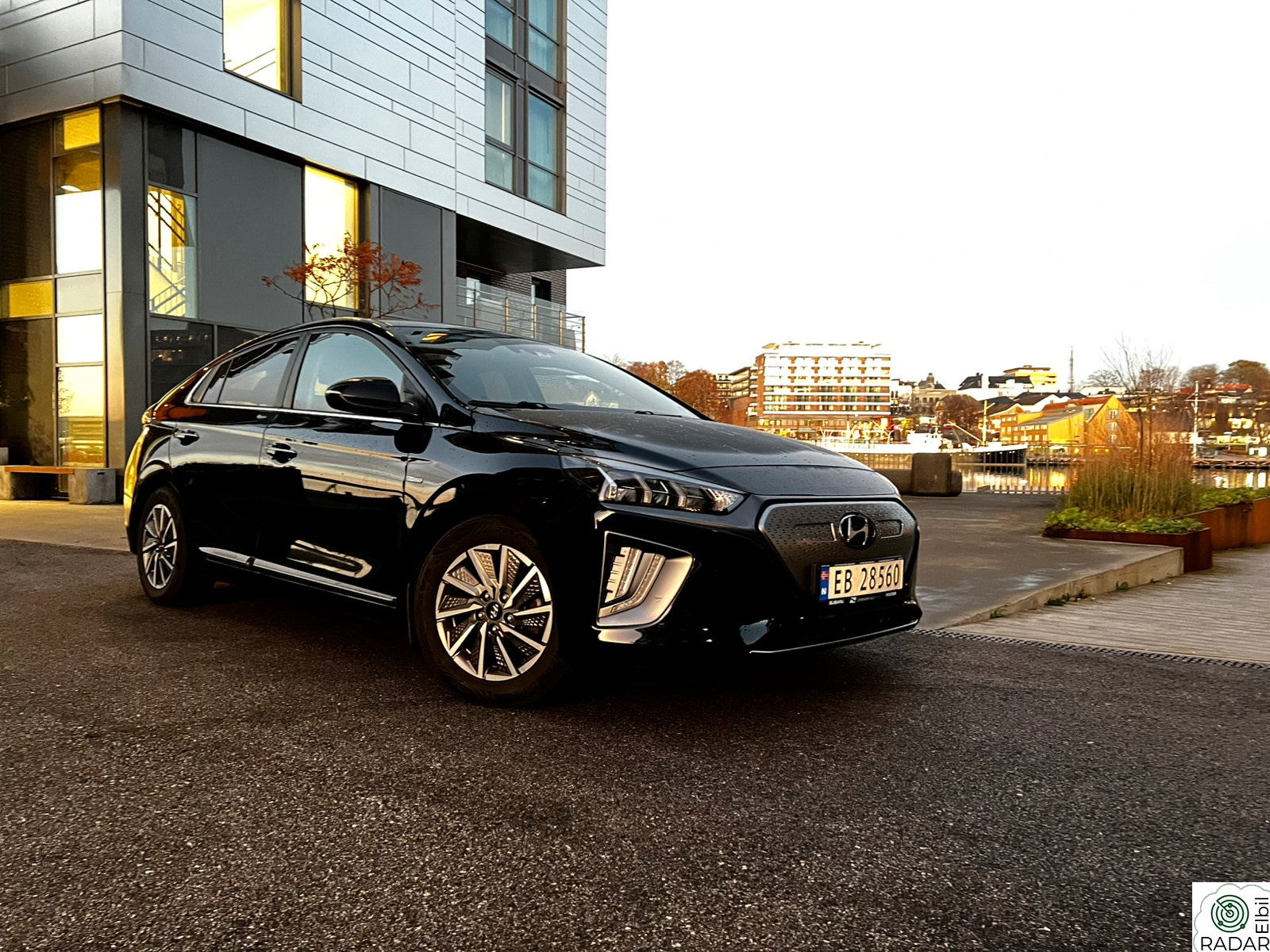 HYUNDAI IONIQ Premium (mulighet for garanti)