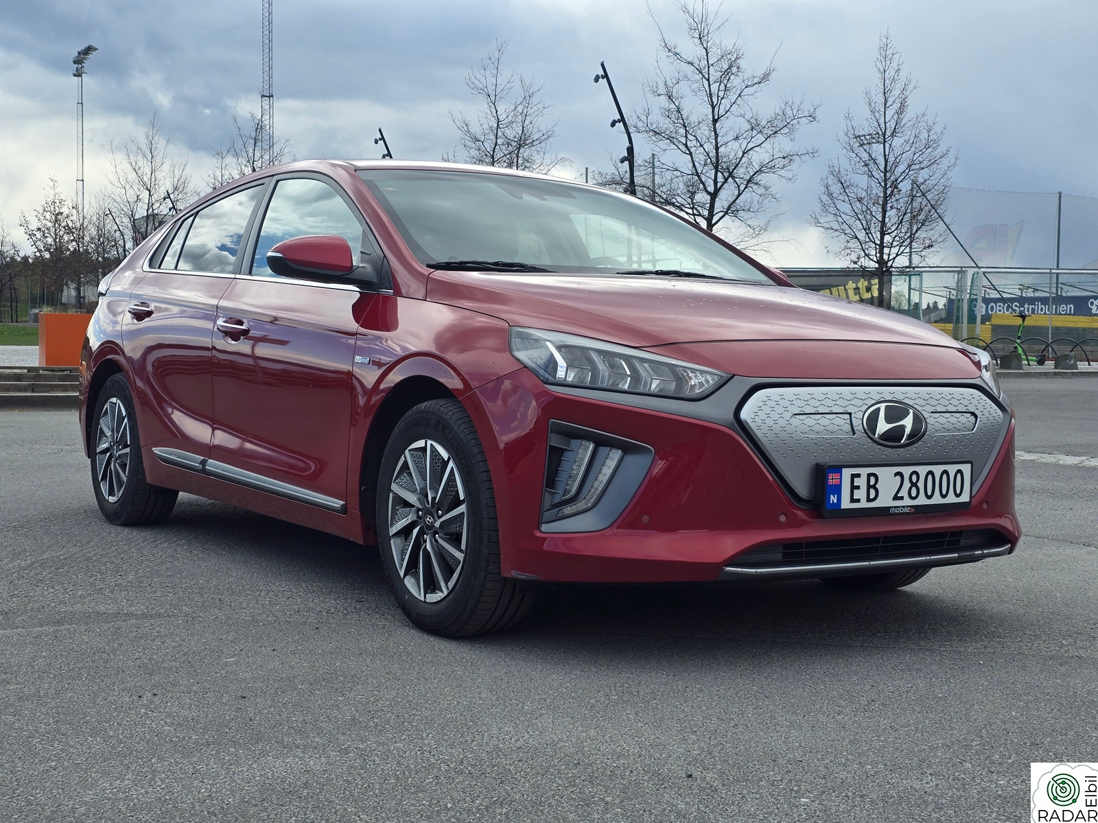 HYUNDAI IONIQ EvTeknikk + Skinn My20