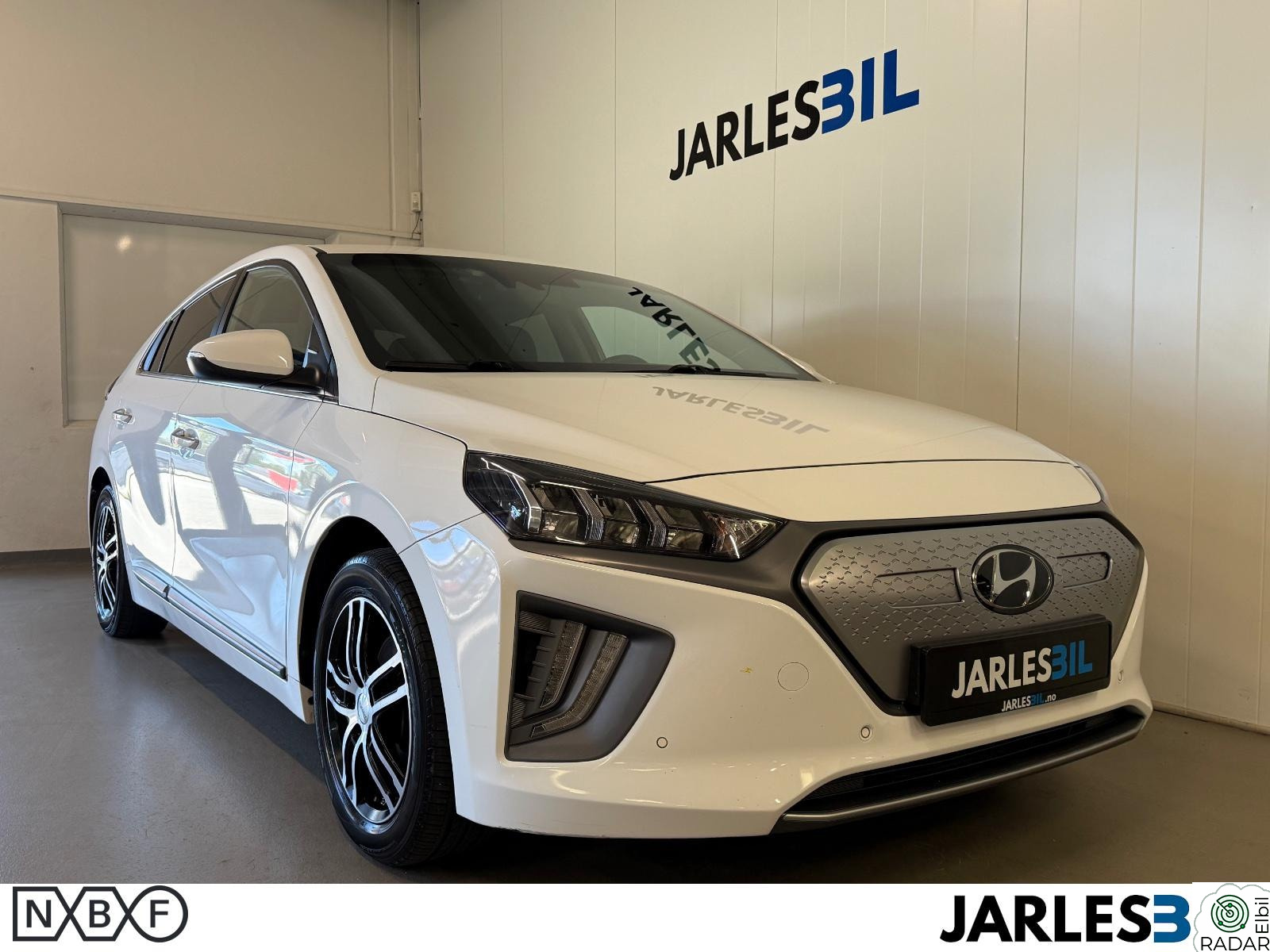 HYUNDAI IONIQ 100KW 136HK Premium /ACC/Kamera/Infinity/CarPlay/Skinn