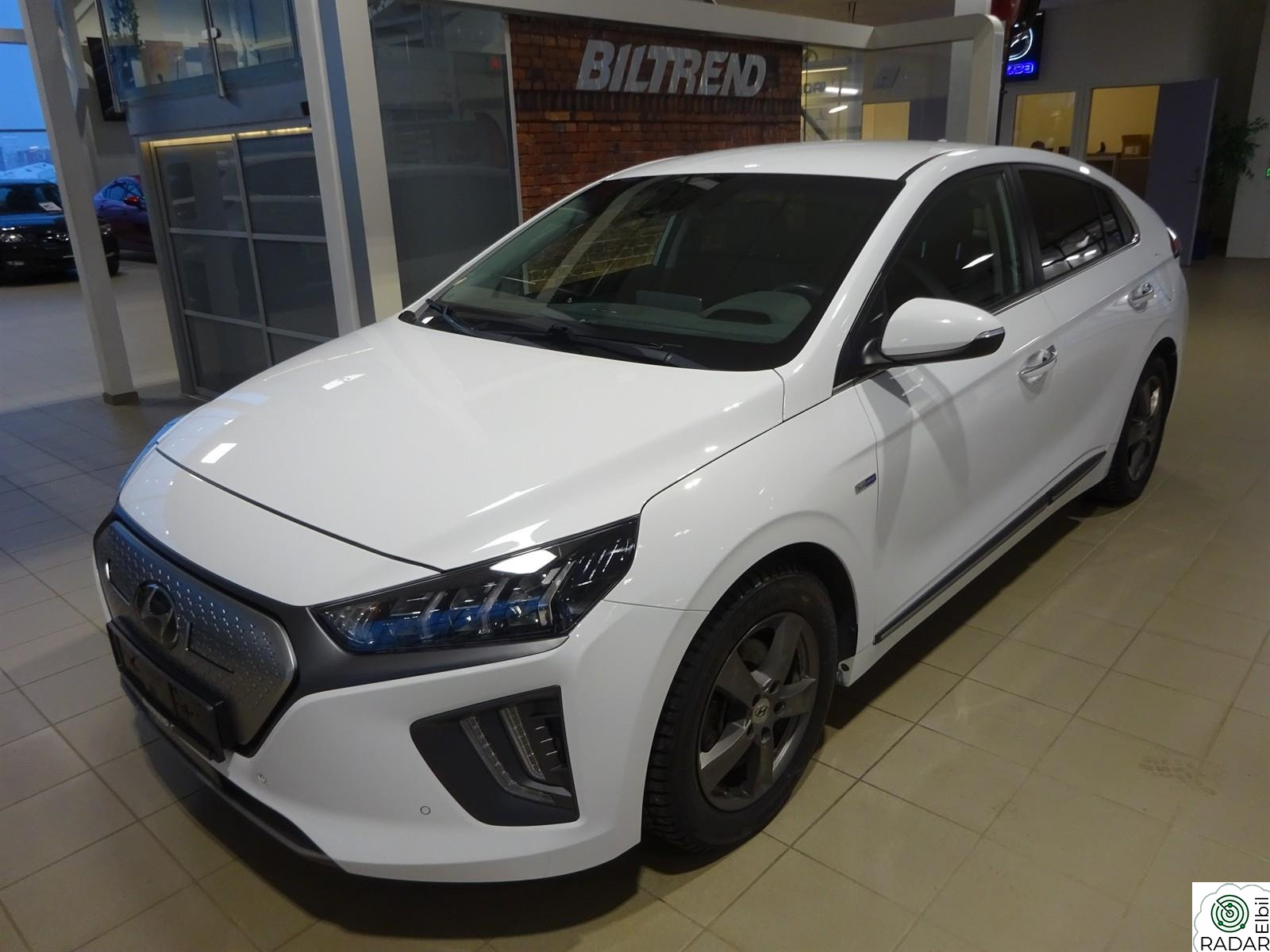 HYUNDAI IONIQ 136 Hk Premium Skinn Led Navi Kamera Bluelink Lazer Led