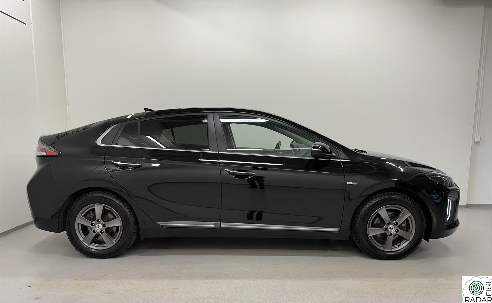 HYUNDAI IONIQ Phantom Black - NORSK PREMIUM M SKINN,CARPLAY, BLUELINK