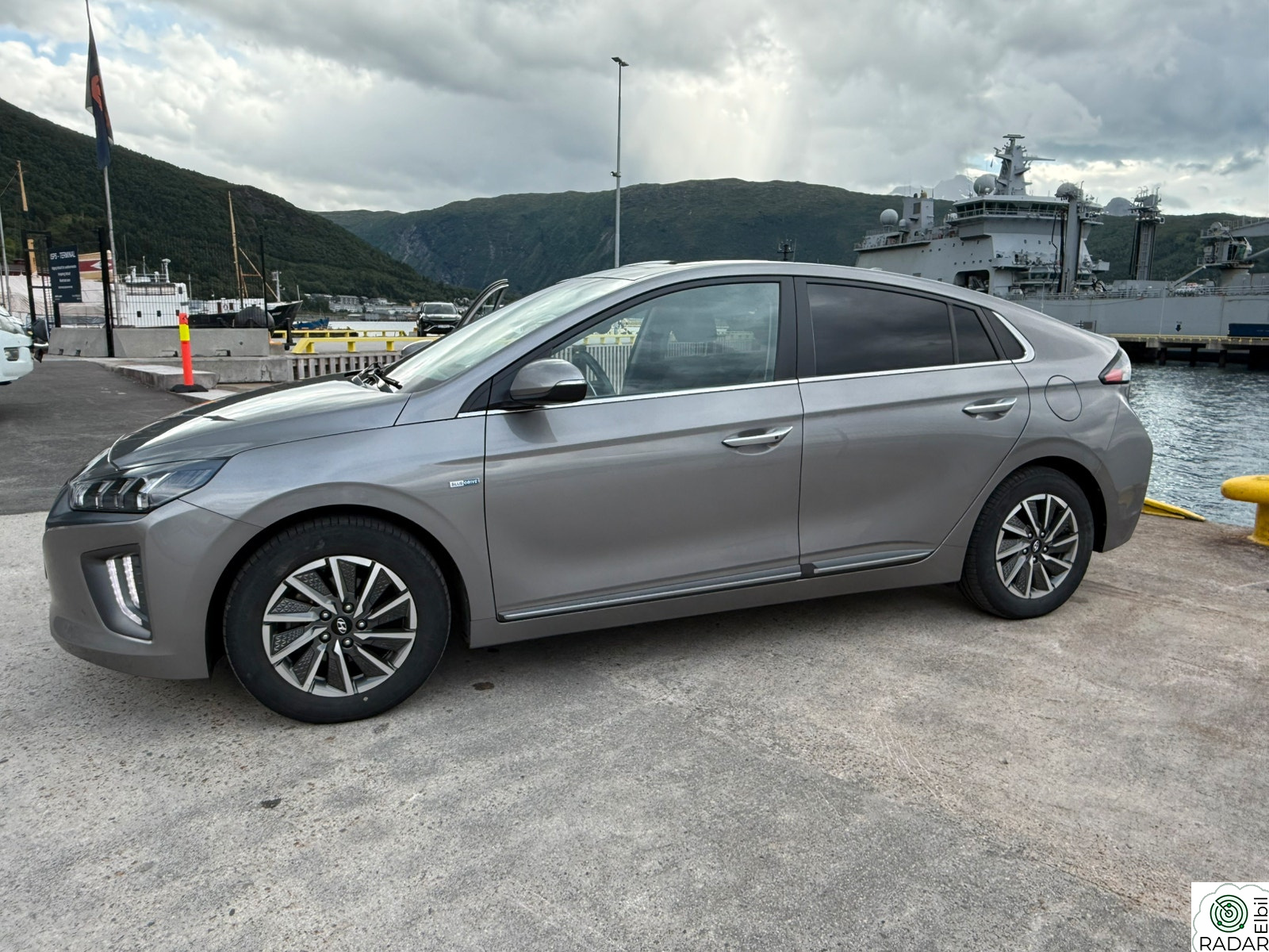 HYUNDAI IONIQ Hundai IONIQ Premium m/soltak/keylessGo/kamera