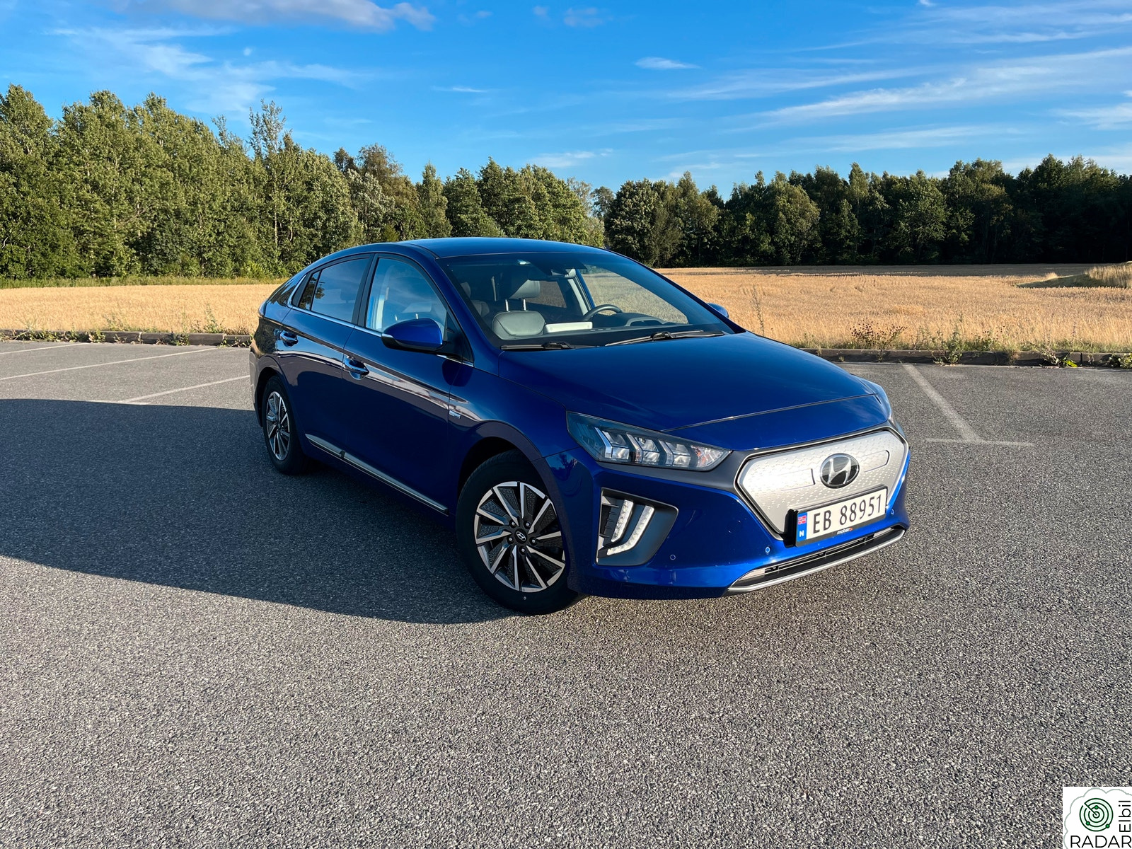 HYUNDAI IONIQ Premium m/skinn - Ny motor - Ny service - Lav km-stand