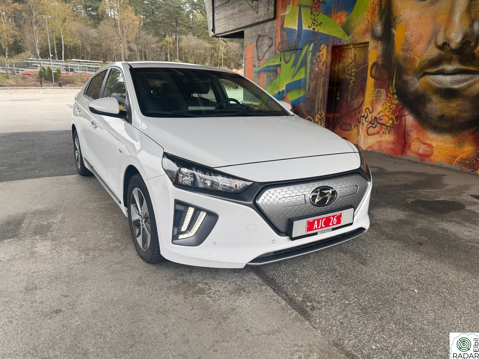 HYUNDAI IONIQ Premium / Skinn / Navi / Keyless / Nybil garanti