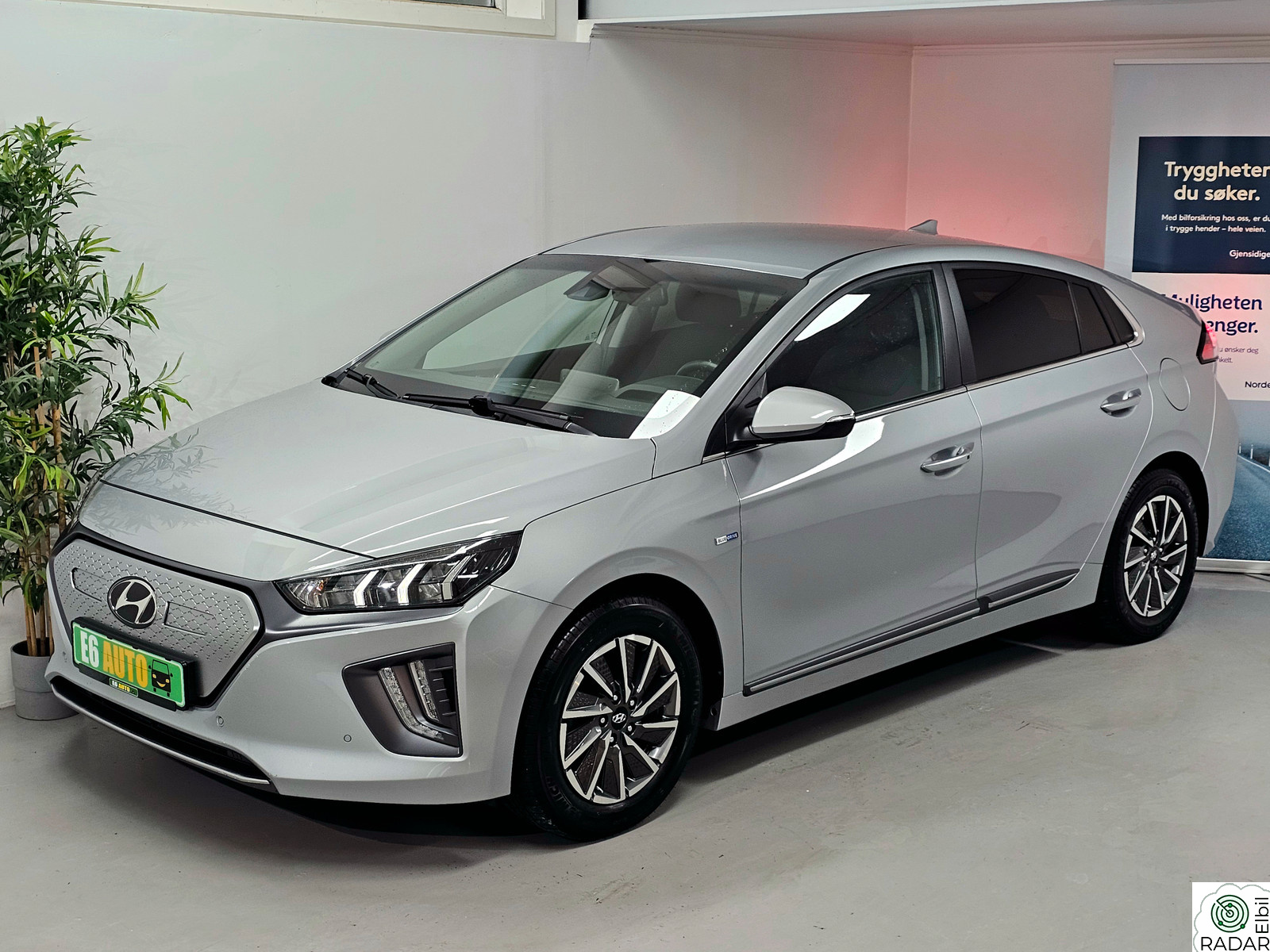 HYUNDAI IONIQ PREMIUM 311KM WLTP / NY EU & SERVICE