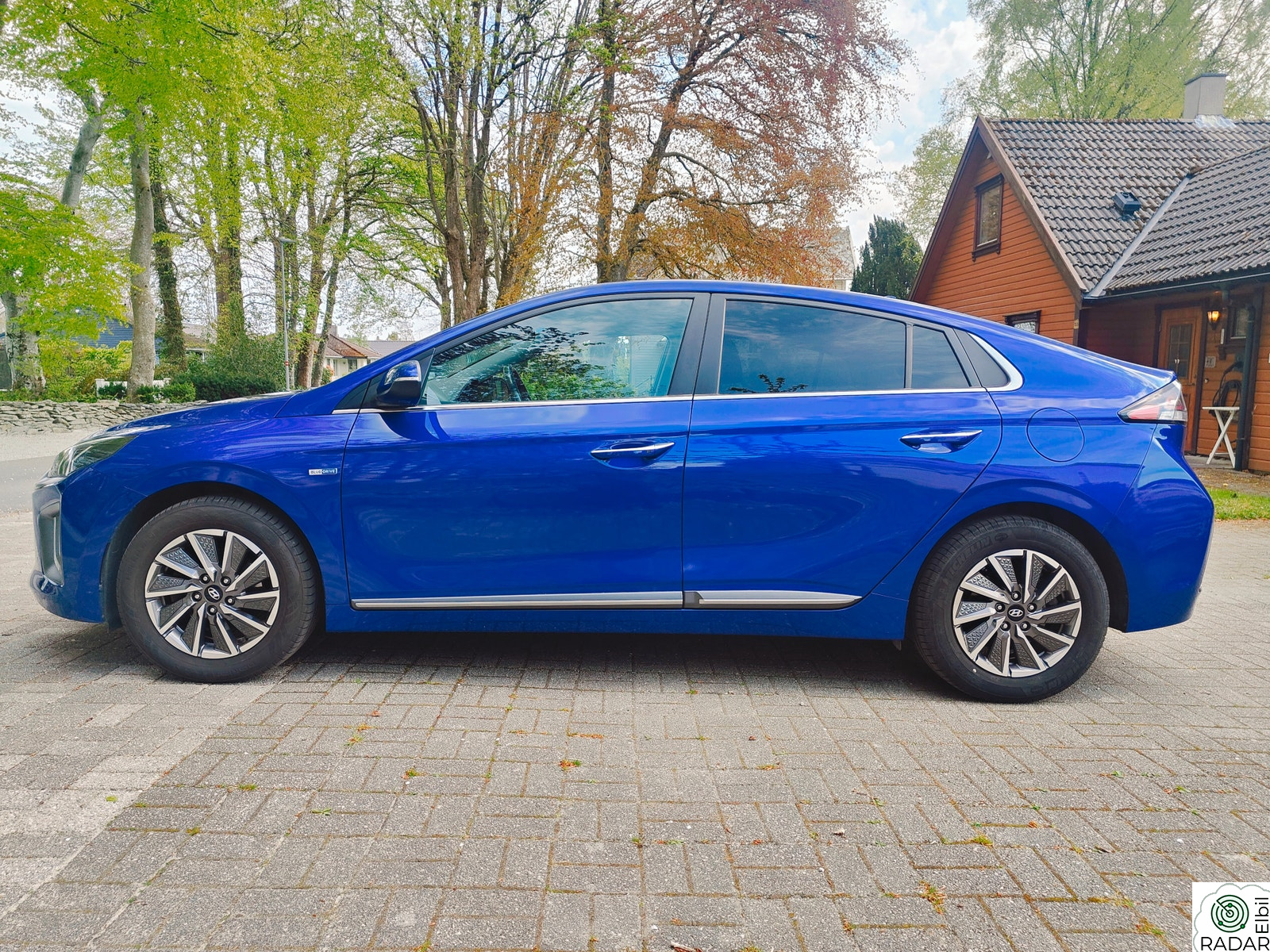 HYUNDAI IONIQ | Premium med skinn | Nybilgaranti til oktober 2025 |