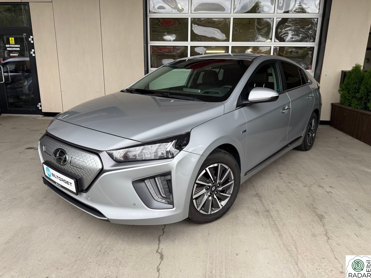 HYUNDAI IONIQ Skinn - R.kamera - Navi - Cruise - Infinity lydanlegg.