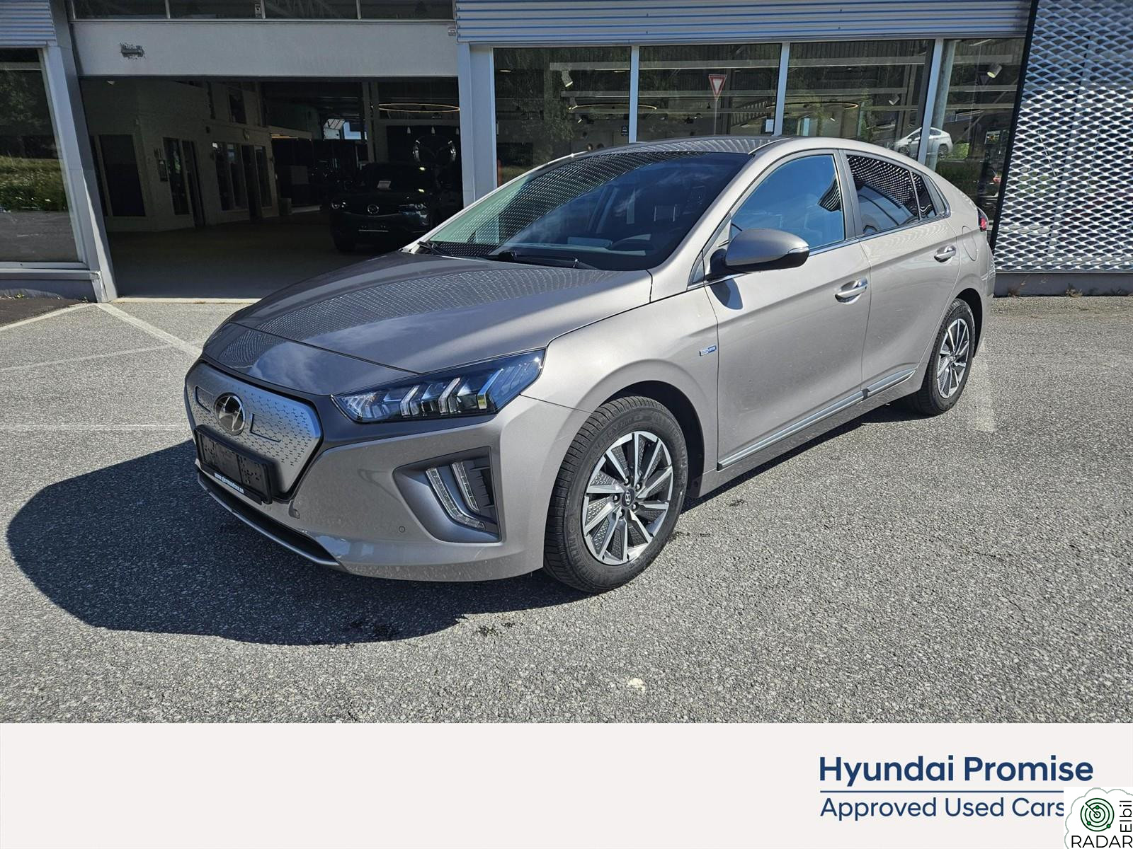 HYUNDAI IONIQ 136 hk Premium m/skinn Se KM!