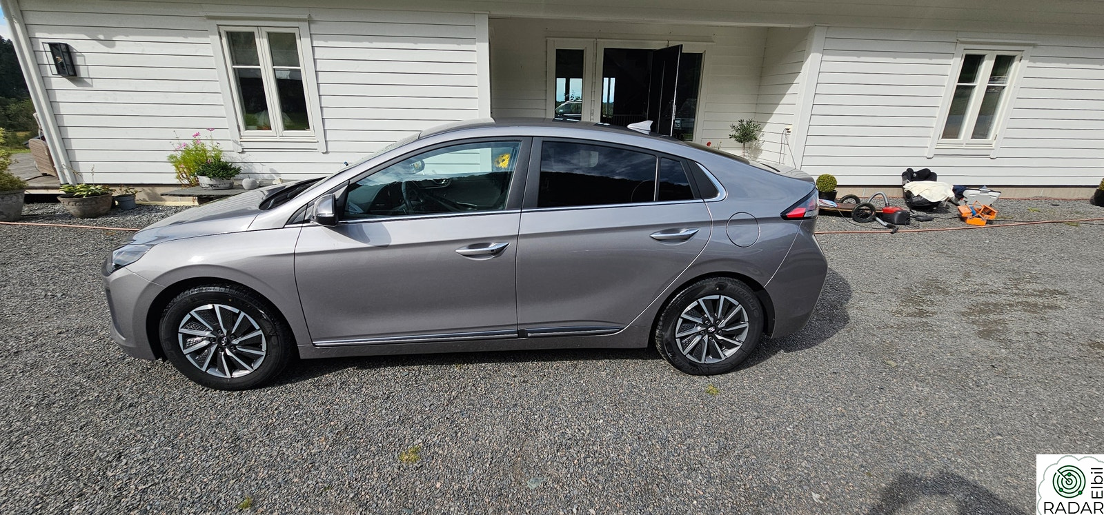 HYUNDAI IONIQ PEN BIL/311KM WLTP SKINN/ACC/KAMERA/NAVI/MERCASOL/++