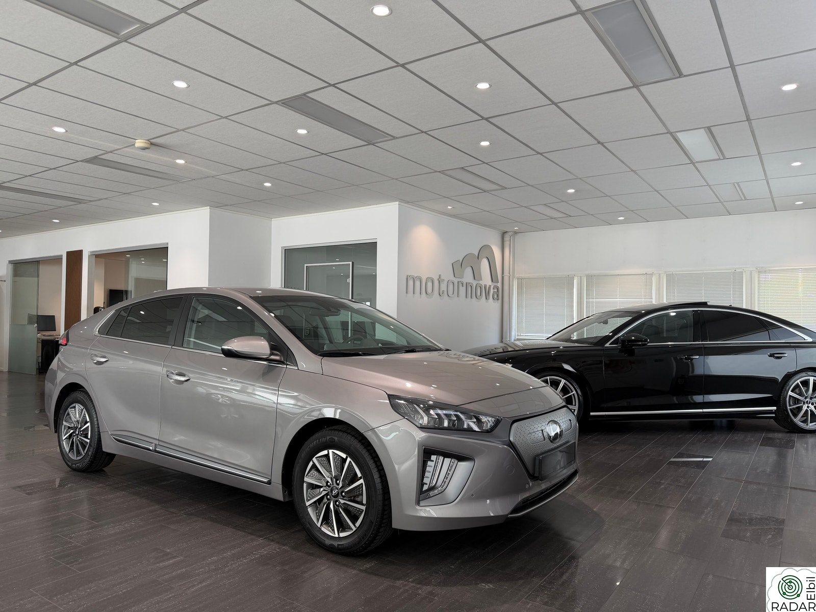 HYUNDAI IONIQ Electric Premium /Skinn/ACC/APP/LED/311km WLTP/Lav km