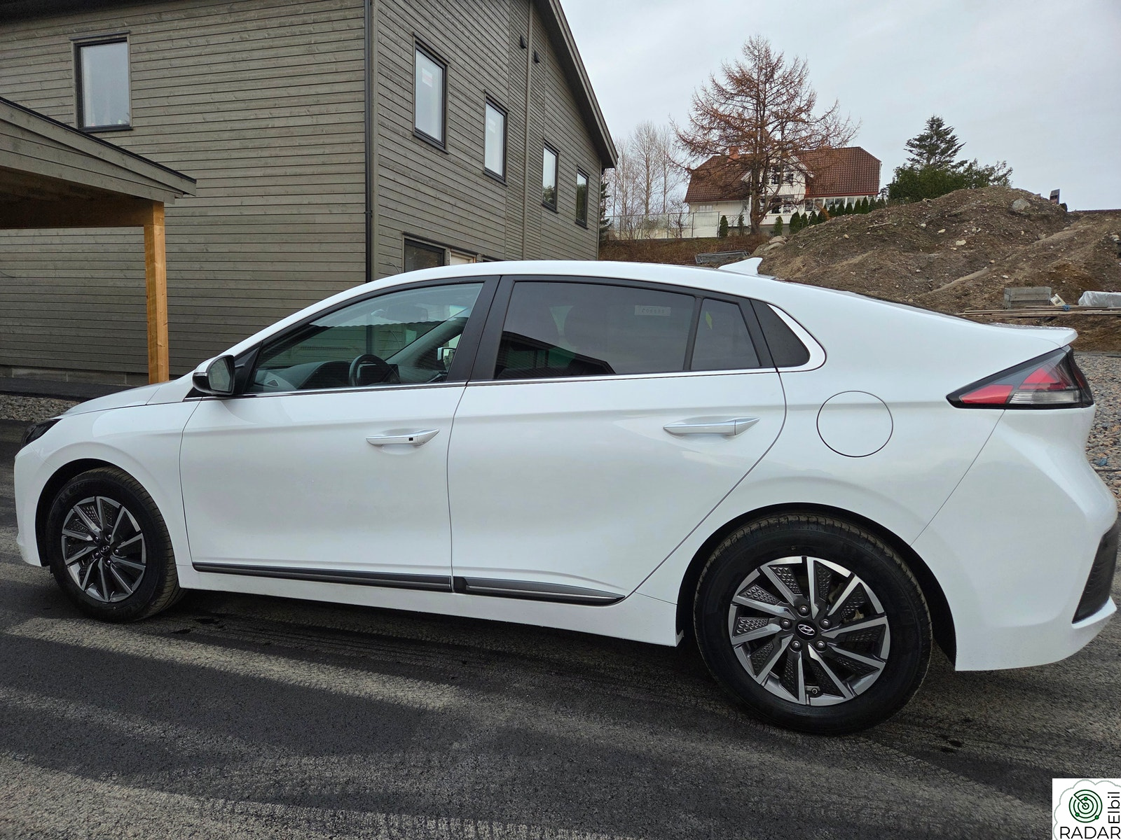 HYUNDAI IONIQ Teknikk med skinn