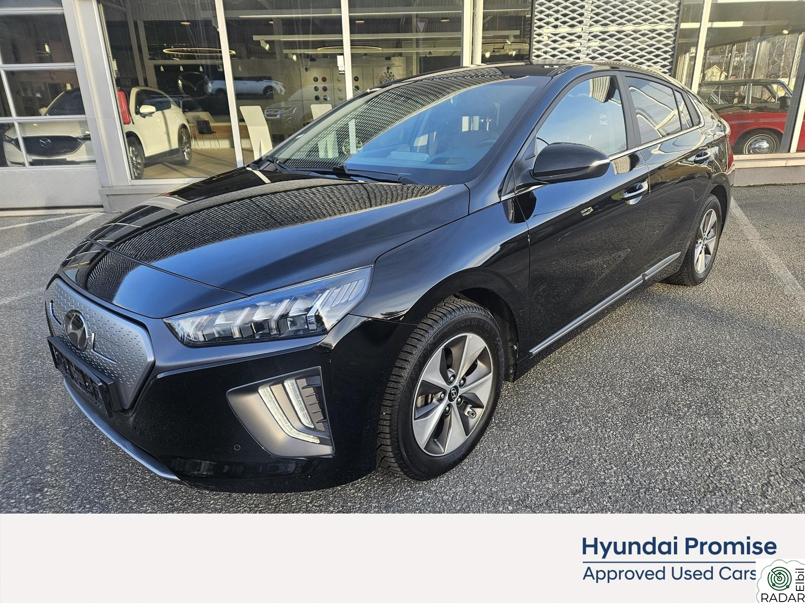 HYUNDAI IONIQ Premium m/skinn