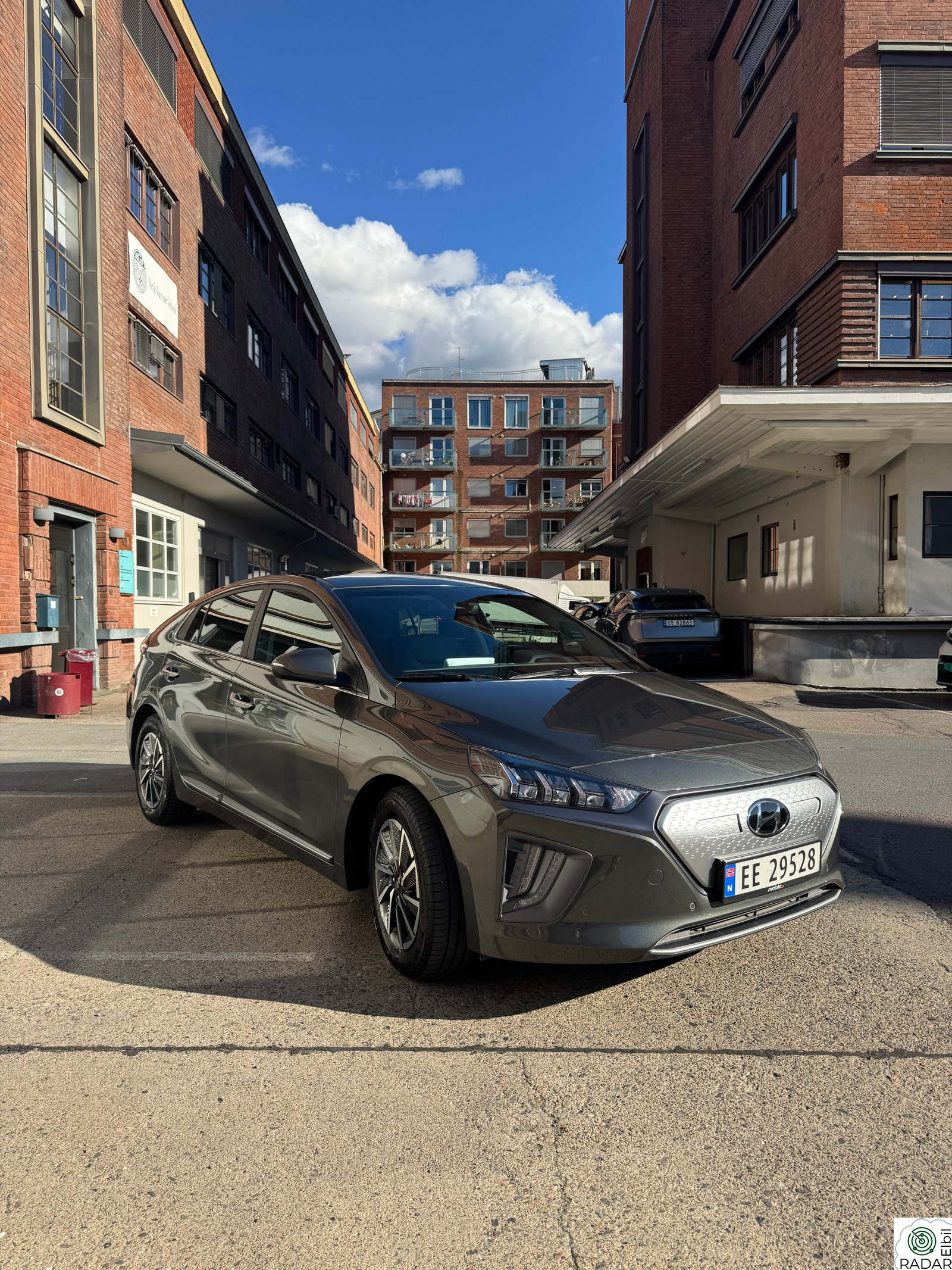 HYUNDAI IONIQ SE KM!Prem.Skinn.Norsk.Ny serv.ACC.Skinn.App
