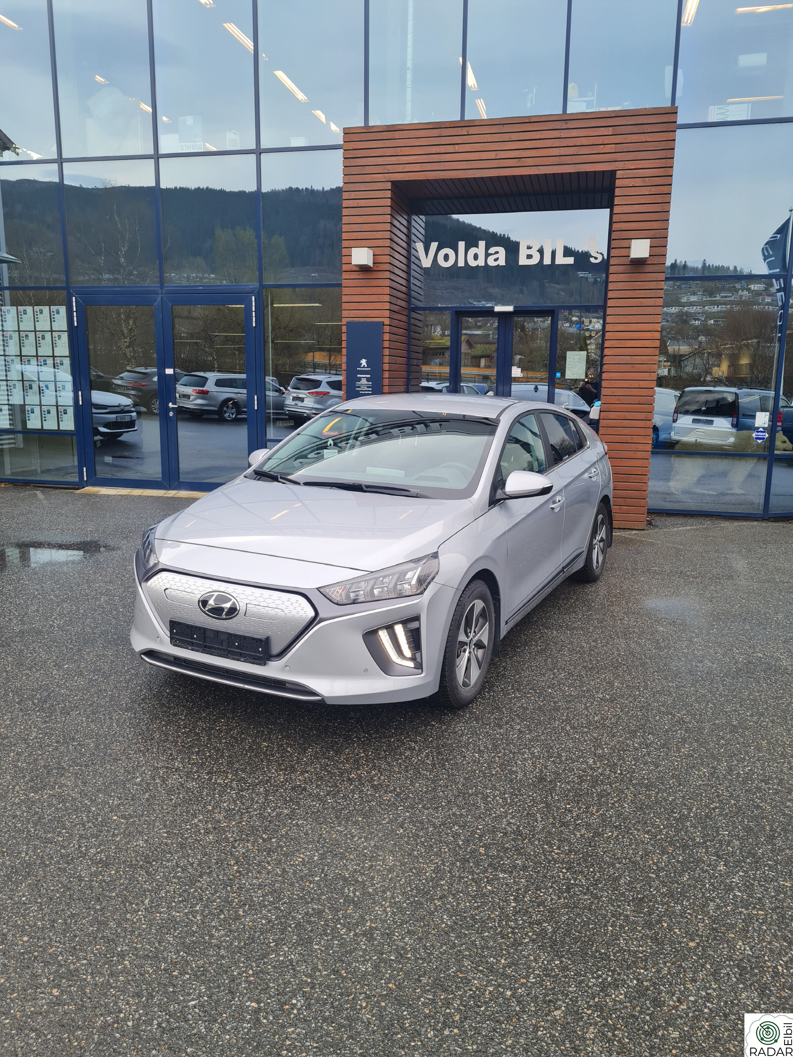 HYUNDAI IONIQ Premium ACC,Skinn,Navi,R.kamera,El.sete,Infinity,PDC ++