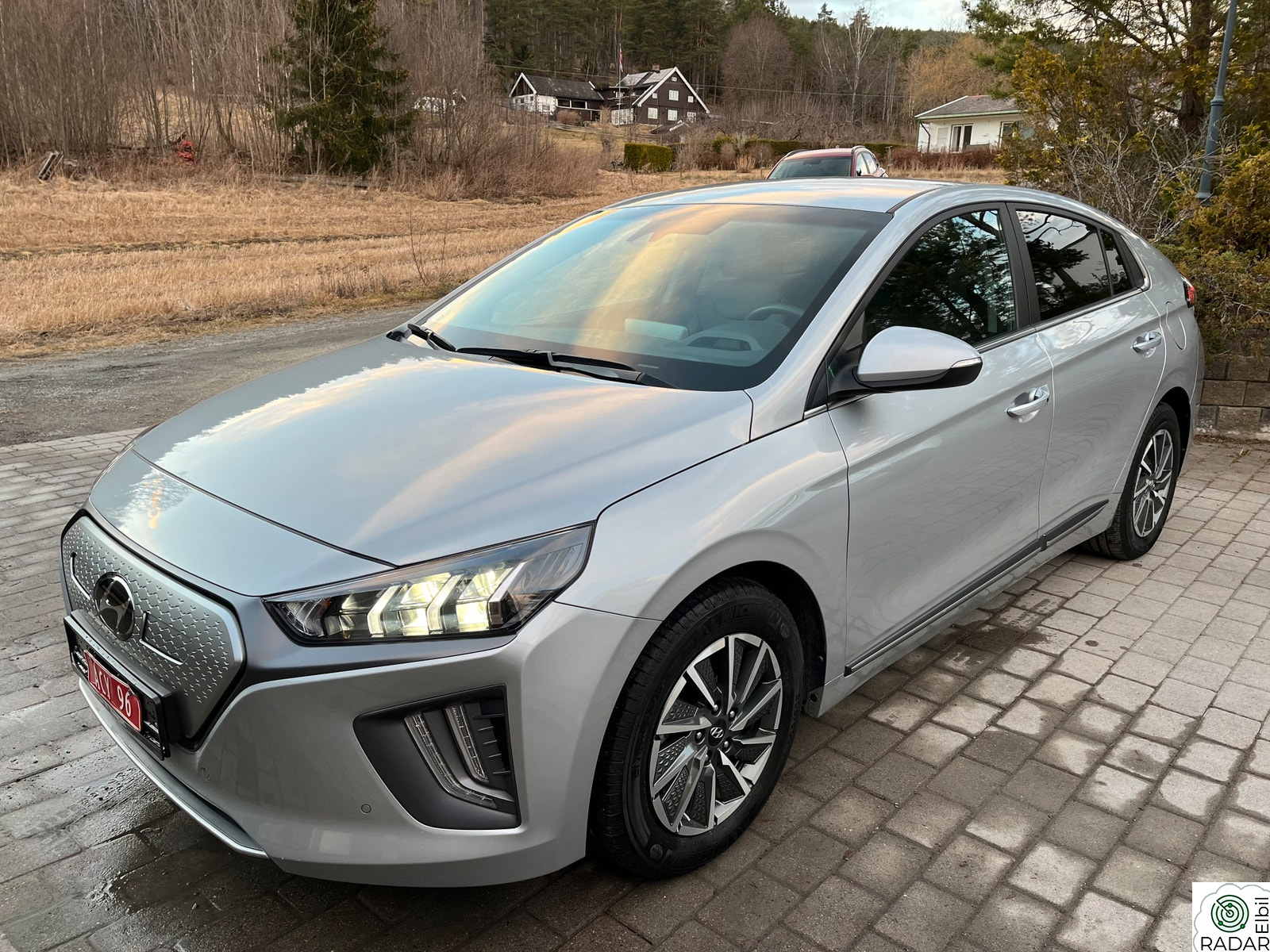 HYUNDAI IONIQ Premium,Skinn, ACC. Norsk, lav km! Reg seint 2022!