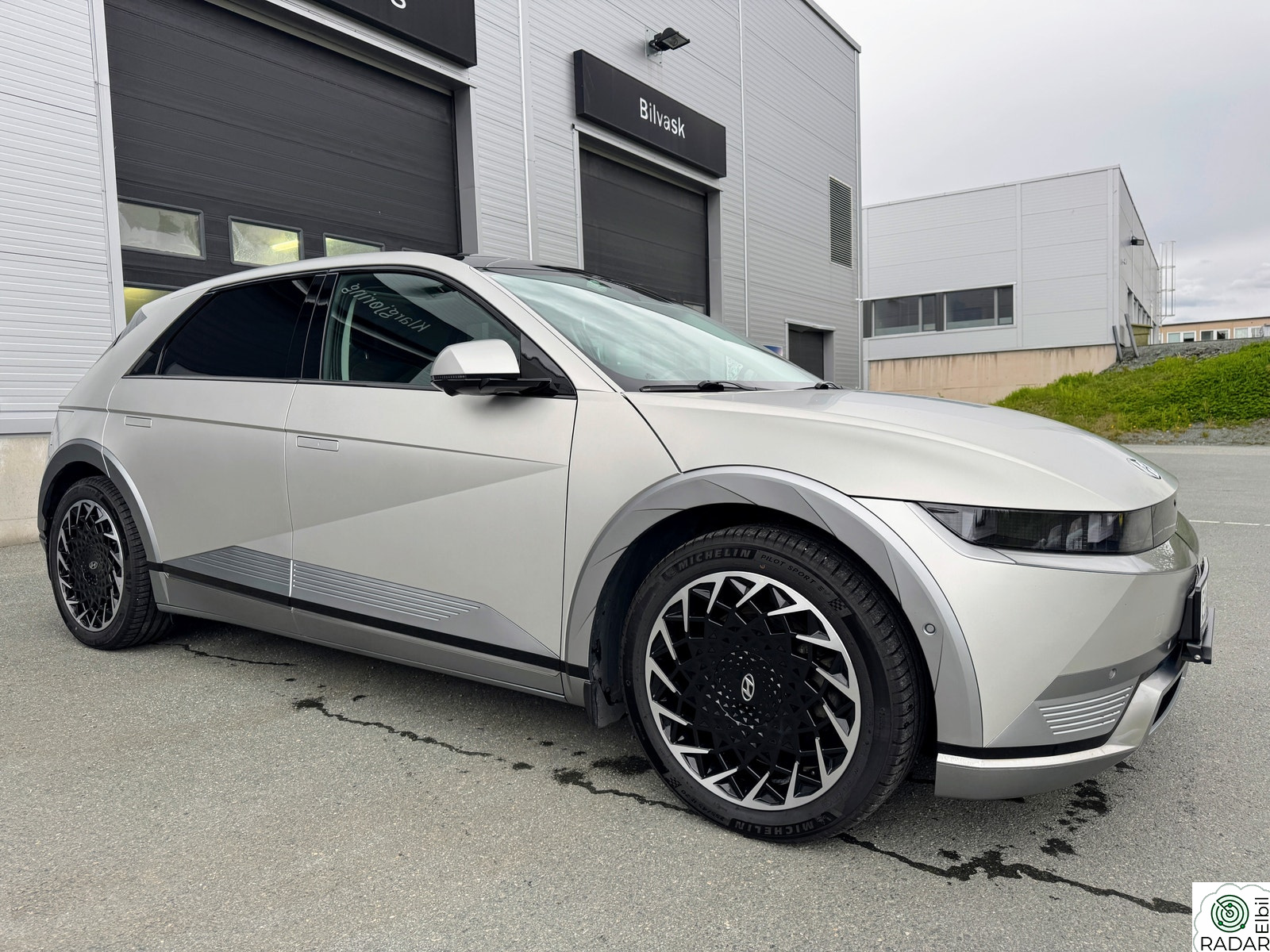 HYUNDAI IONIQ5 IONIQ5 Premium LR AWD, 20', Vision Pack, hengerfeste