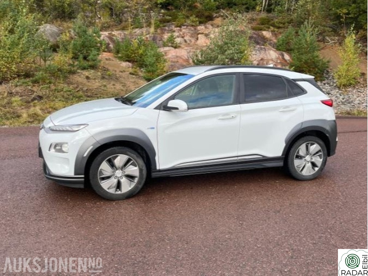 HYUNDAI Kona 64kwh adaptiv cruisekontroll ryggekamera navigasjon