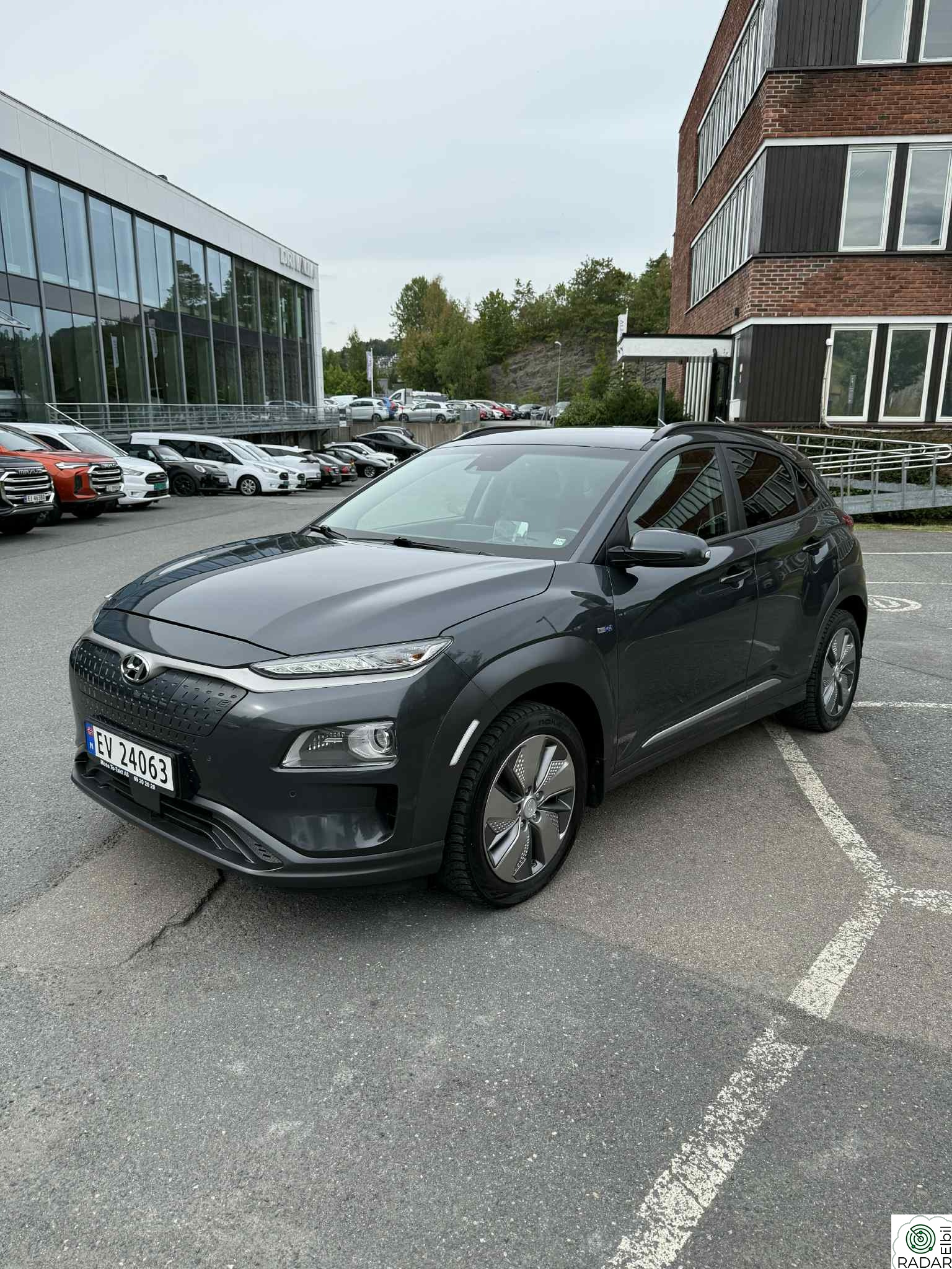 HYUNDAI Kona FULL UTSTYRT/64KWT/HEADUP/VENTILERTE SETER/ACC