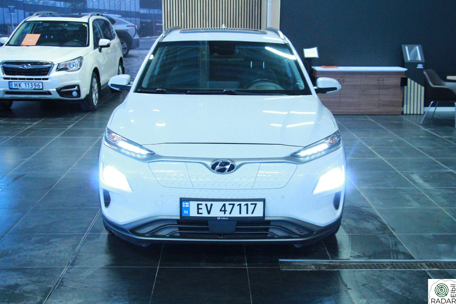 HYUNDAI Kona Premium ACC-Takluke-Skinn-varme-HUD-S/V-Long Range