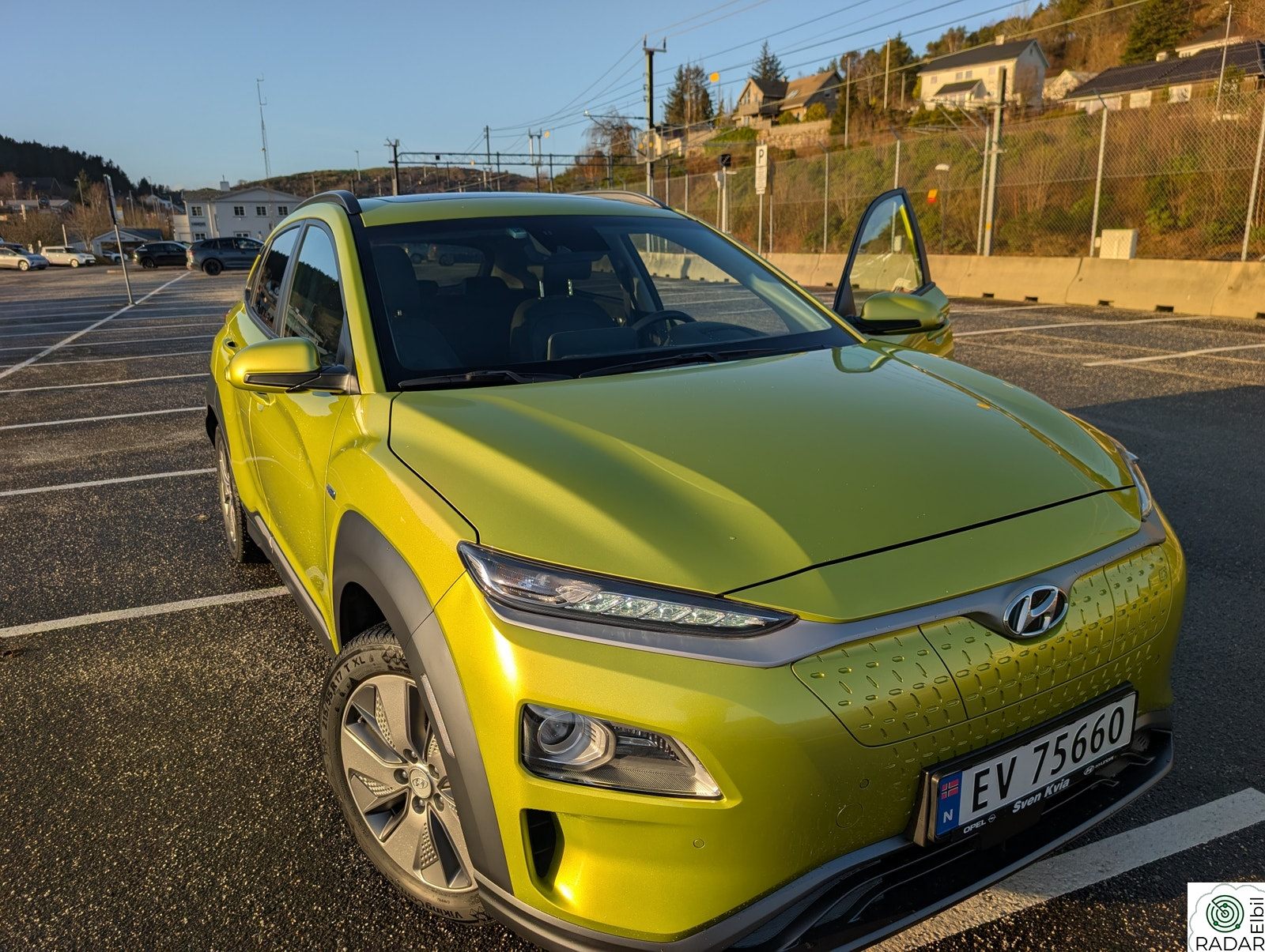 HYUNDAI Kona Premium/Teknikk med Skinn, Soltak og Lydanegg