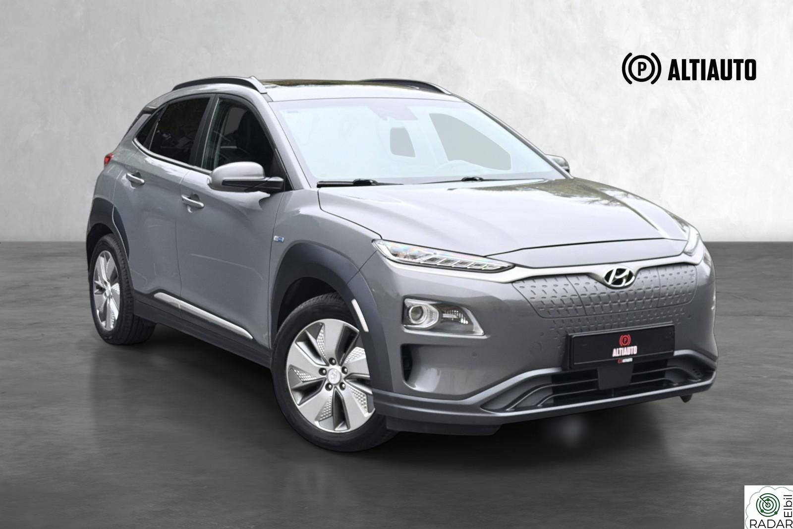 HYUNDAI Kona LONG RANGE 64kWh/ PREMIUM/ ACC/ HUD/ SOLTAK/ KRELL