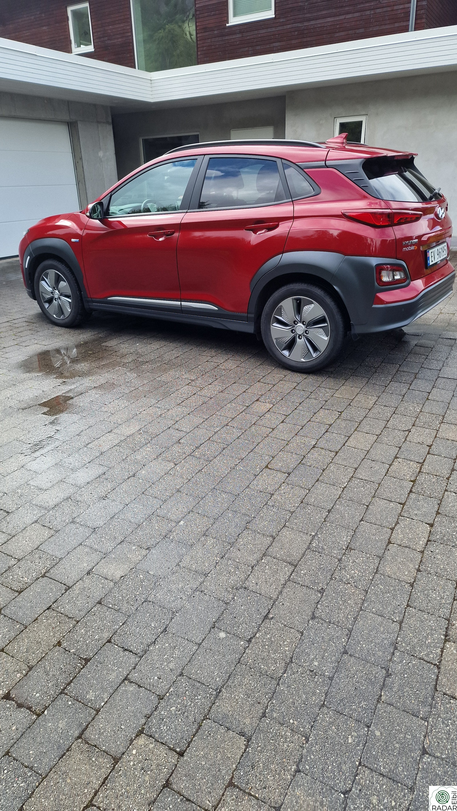 HYUNDAI Kona Teknikk med skinn