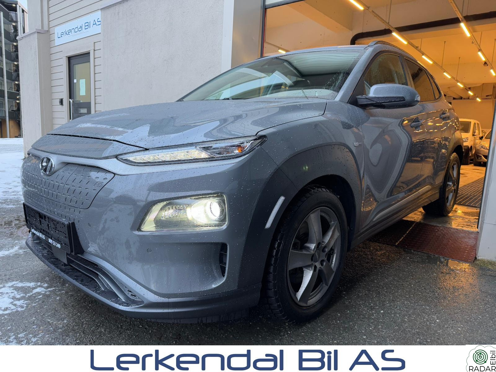 HYUNDAI Kona 64KWh PREMIUM, SKINN, ACC, RKAMERA, NAVI, KRELL, DAB+,