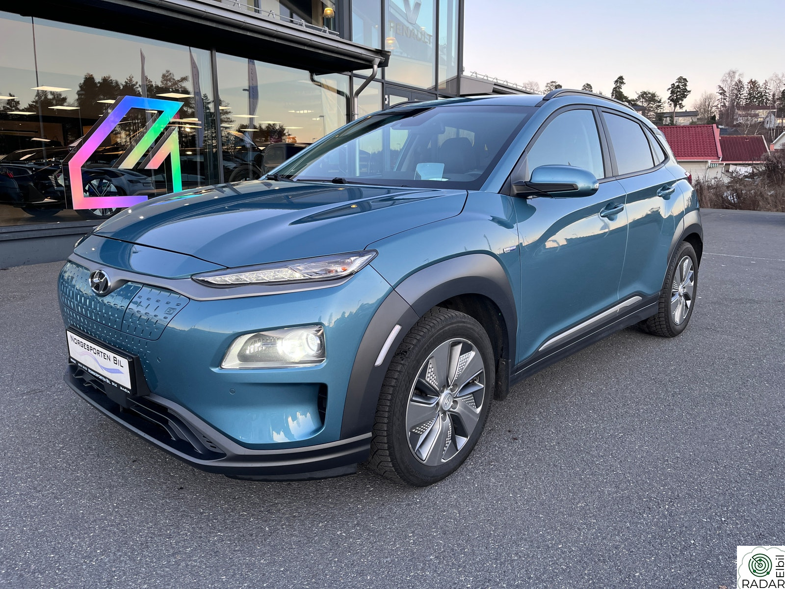 HYUNDAI Kona Premium/64kWh/Skinn/