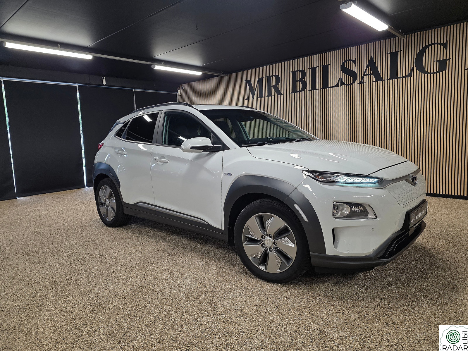 HYUNDAI Kona Premium / Long Range / HUD / ACC / 460 km