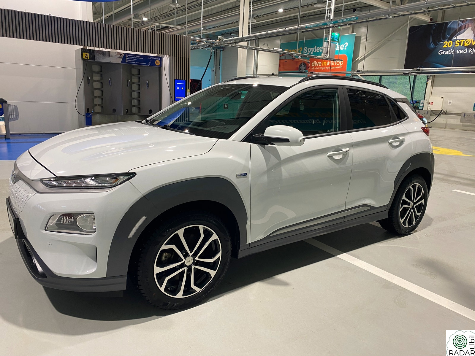 HYUNDAI Kona 500km.Premium.Skinn.Nybilgar.ACC.HUD.Ny serv.