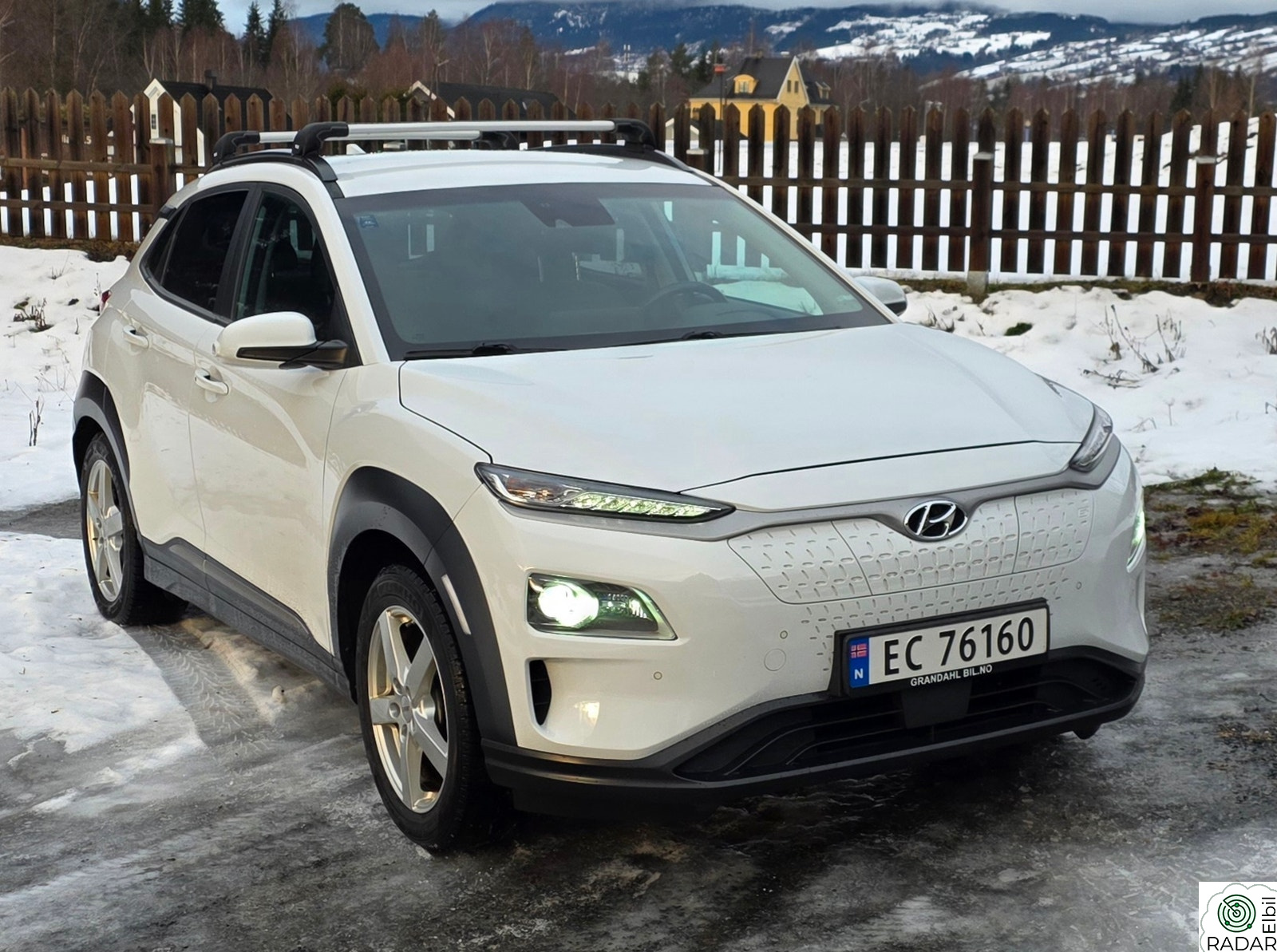 HYUNDAI Kona Long Range | Premium | Hengerfeste | Takstativ