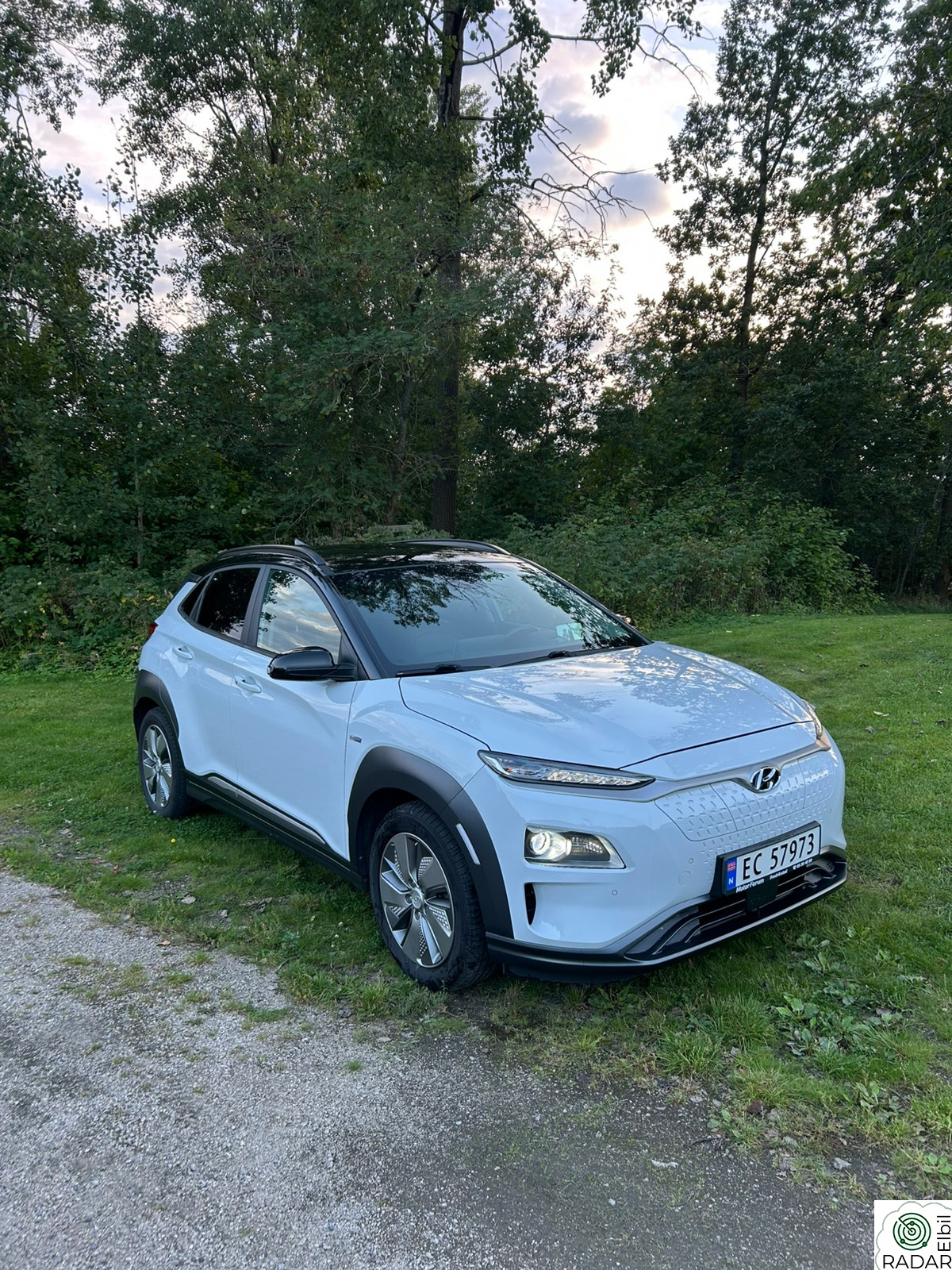 HYUNDAI Kona Premium / Long range / Skinn / Head up