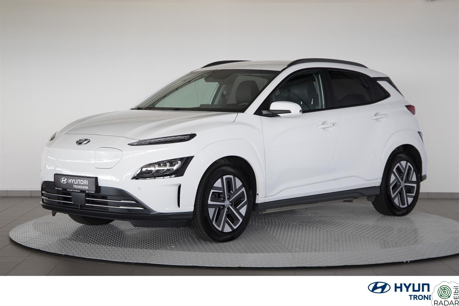HYUNDAI Kona Premium Long Range ACC|R.kam|HUD|Ratt-og setevarme|Navi