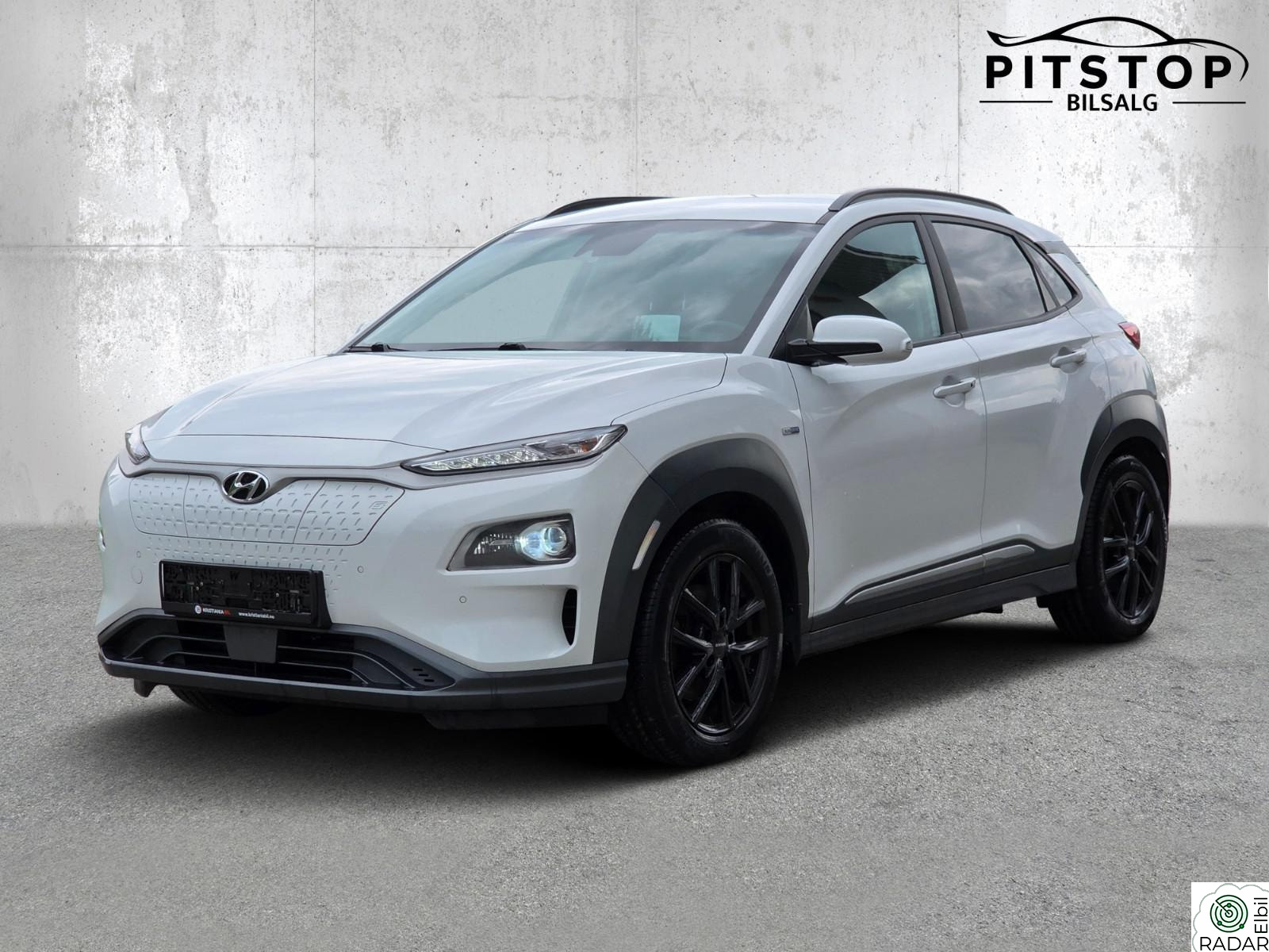 HYUNDAI Kona 64kWh 484km Premium ACC Bluelink Kamera Krok Euok 05/28