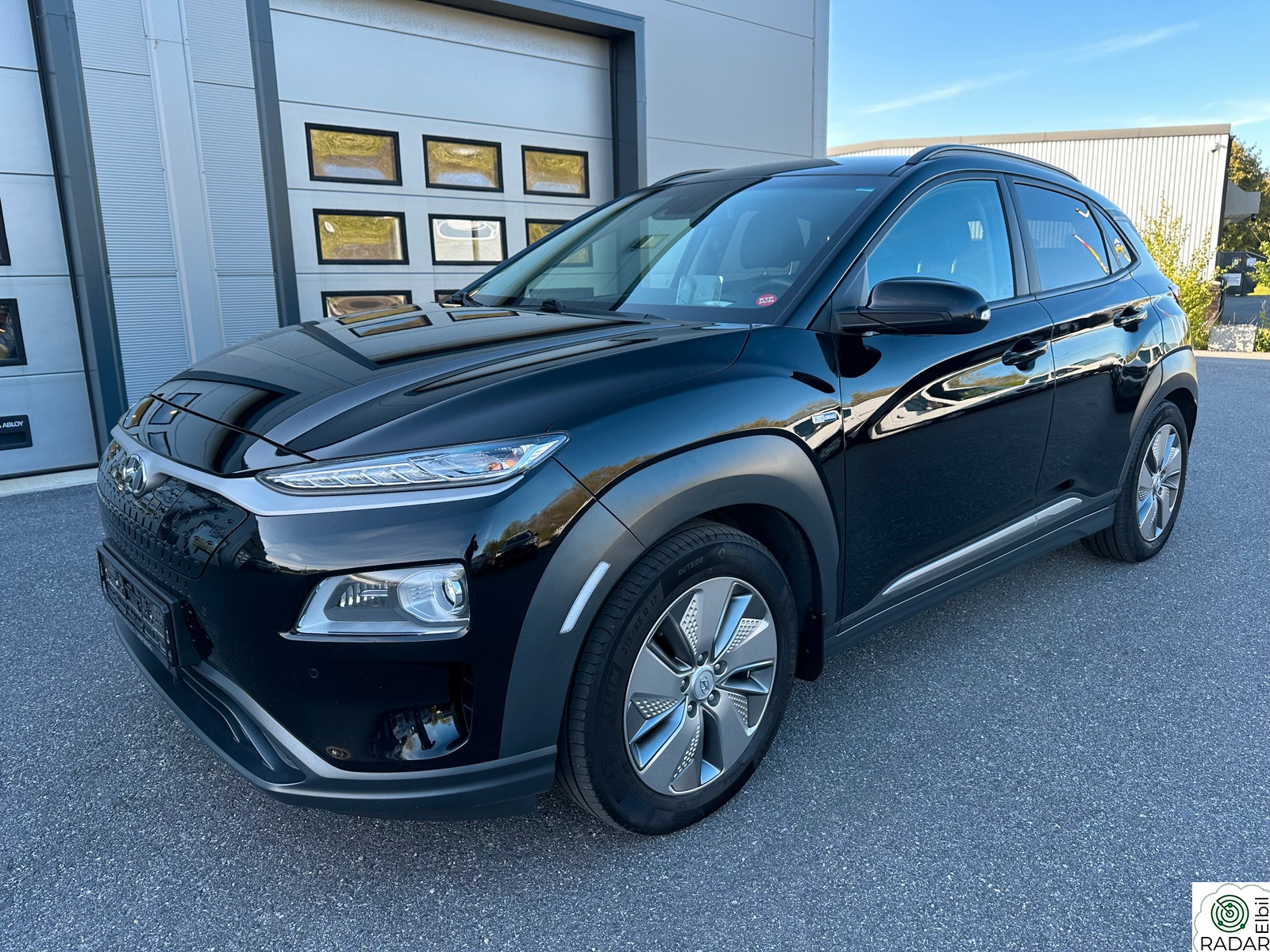 HYUNDAI Kona Premium 484Km WLTP Skinn Navi Kamera Krok EL-Sete+++