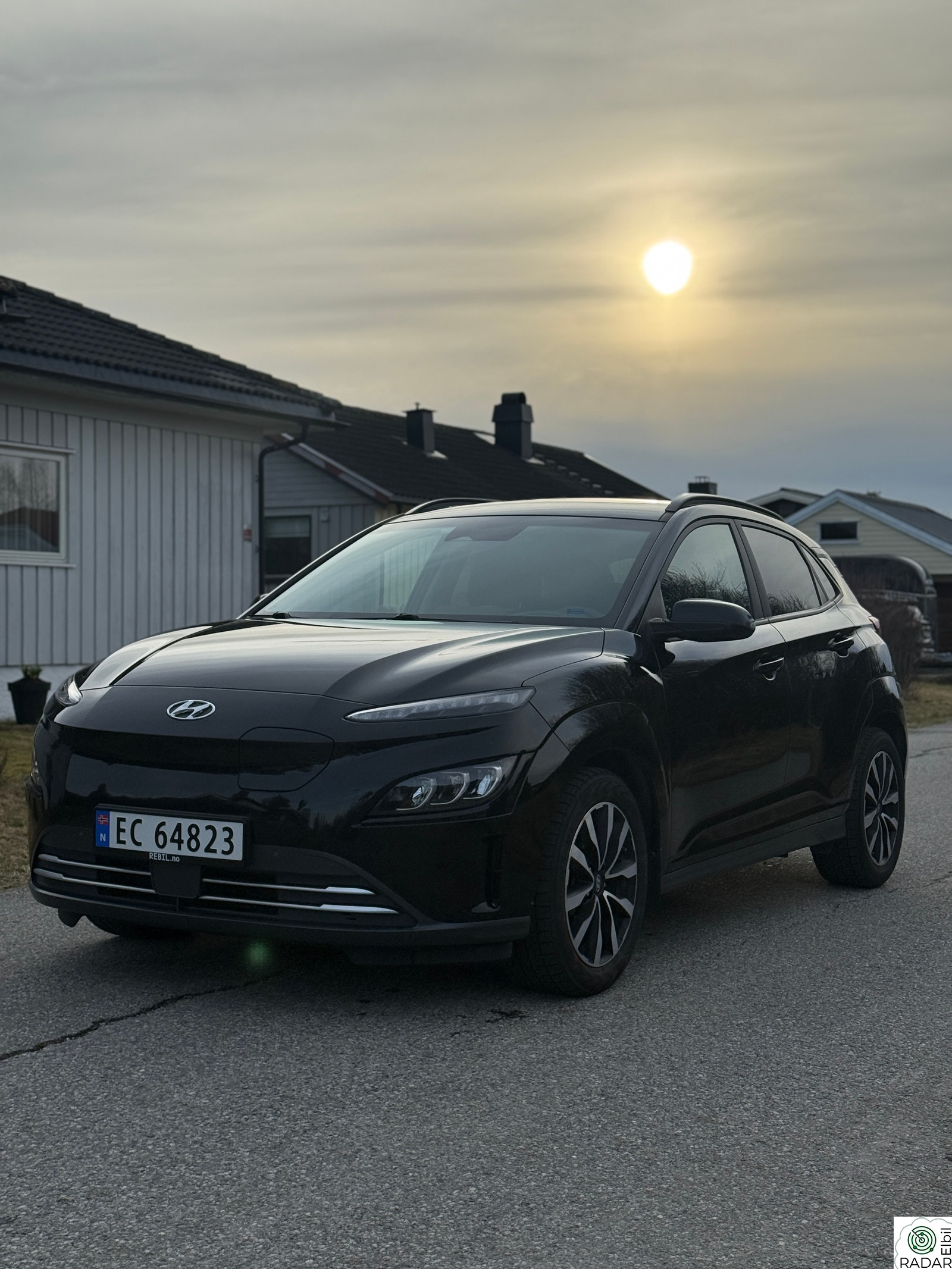 HYUNDAI Kona 484km/LongRange/Premium/HUD/ACC/Soltak/NY SERVICE!