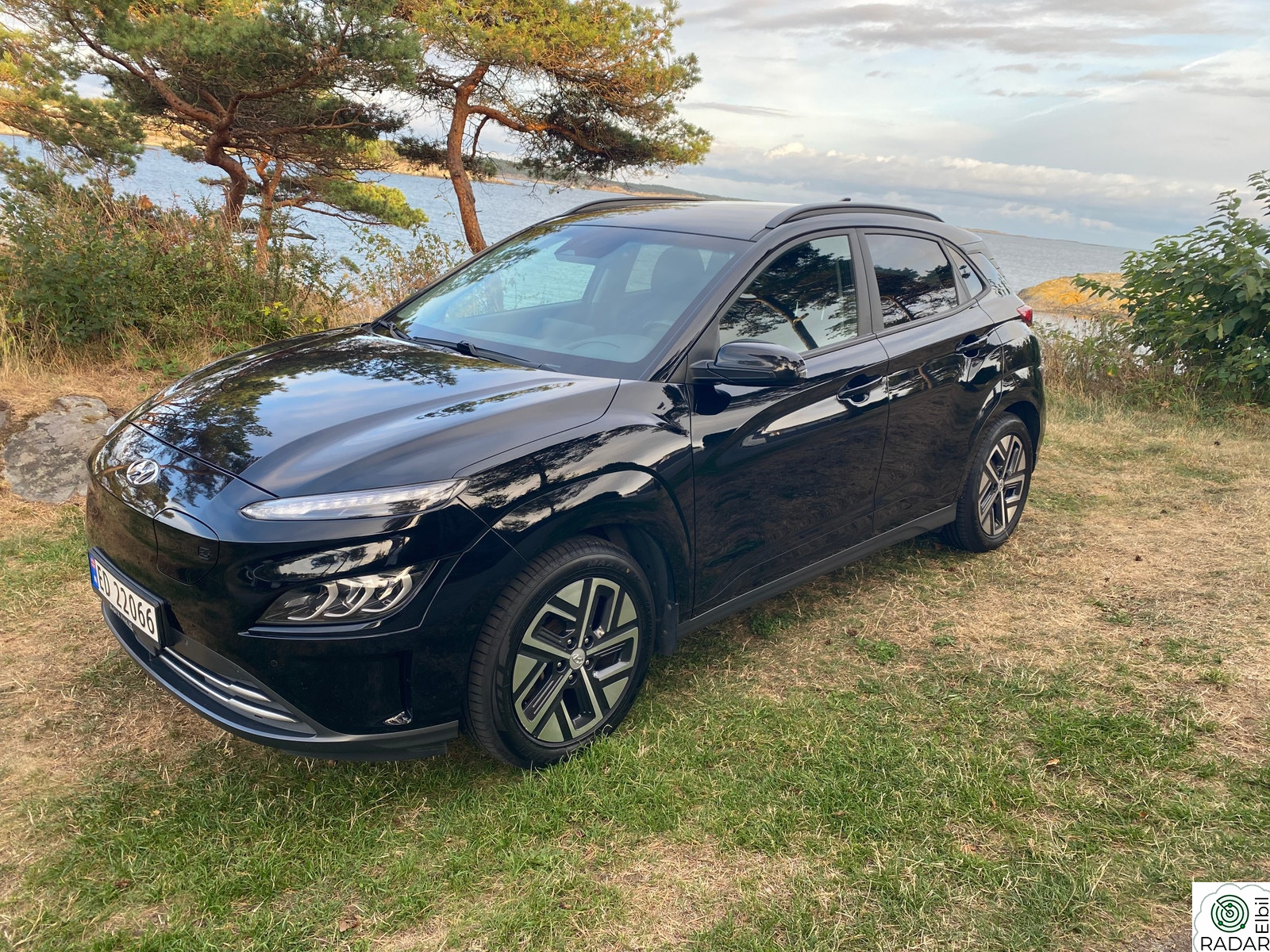 HYUNDAI Kona SE!Prem.LR.Skinn.HUD.Ny serv.Nybilgar.