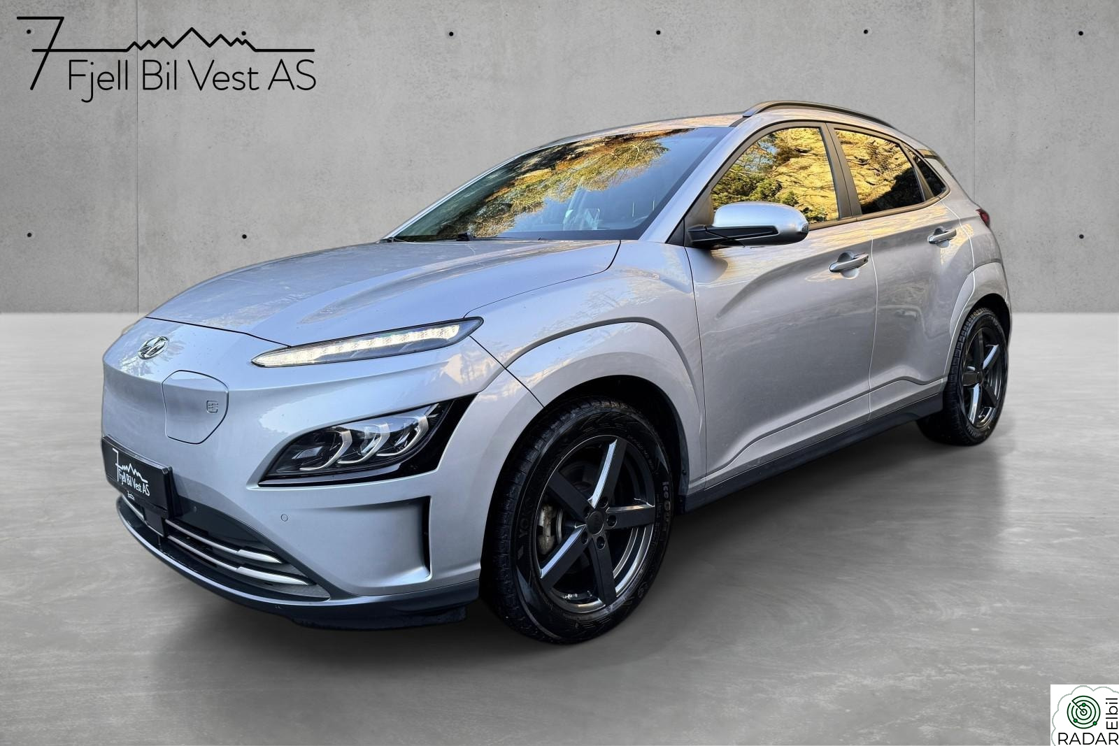 HYUNDAI Kona LR Premium Soltak ACC HUD Kamera DAB+ Rattvarme EU06.27