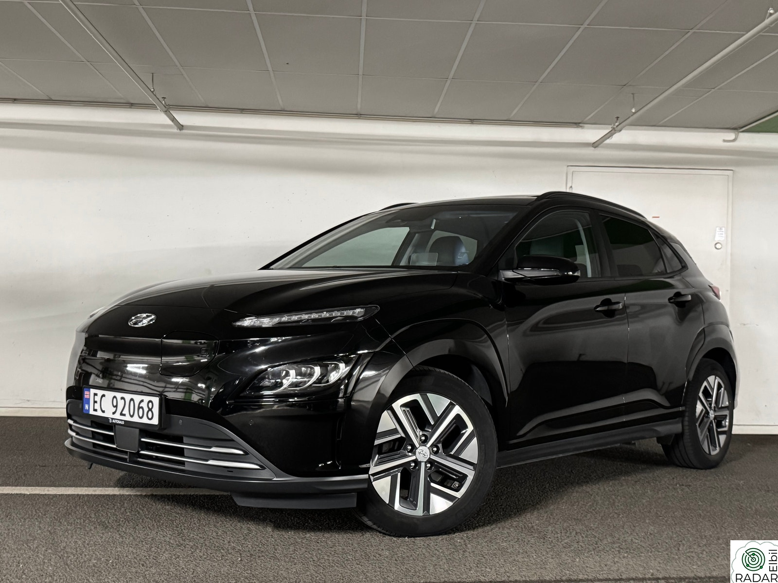 HYUNDAI Kona PREMIUM LONG RANGE 64KW+SOLTAK+SKINN+ACC+KAMERA+HUD