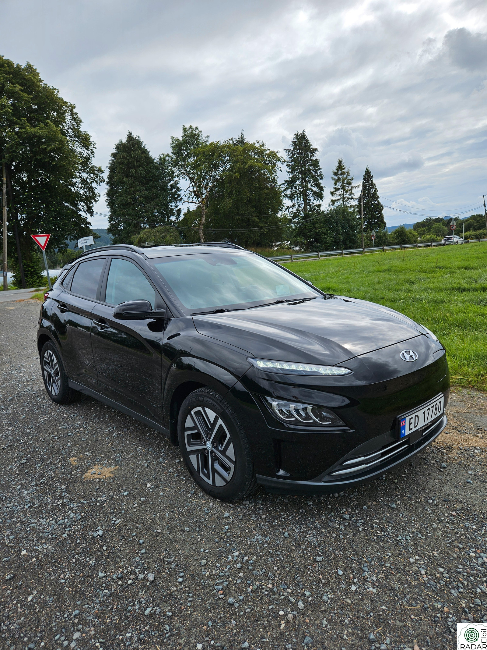 HYUNDAI Kona Premium LR