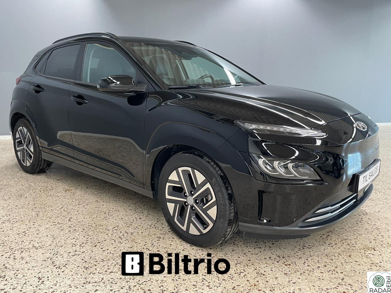 HYUNDAI Kona 64kWh 204hk Premium/Hengerfestet/R.kamera/HUD/Bt/Navi