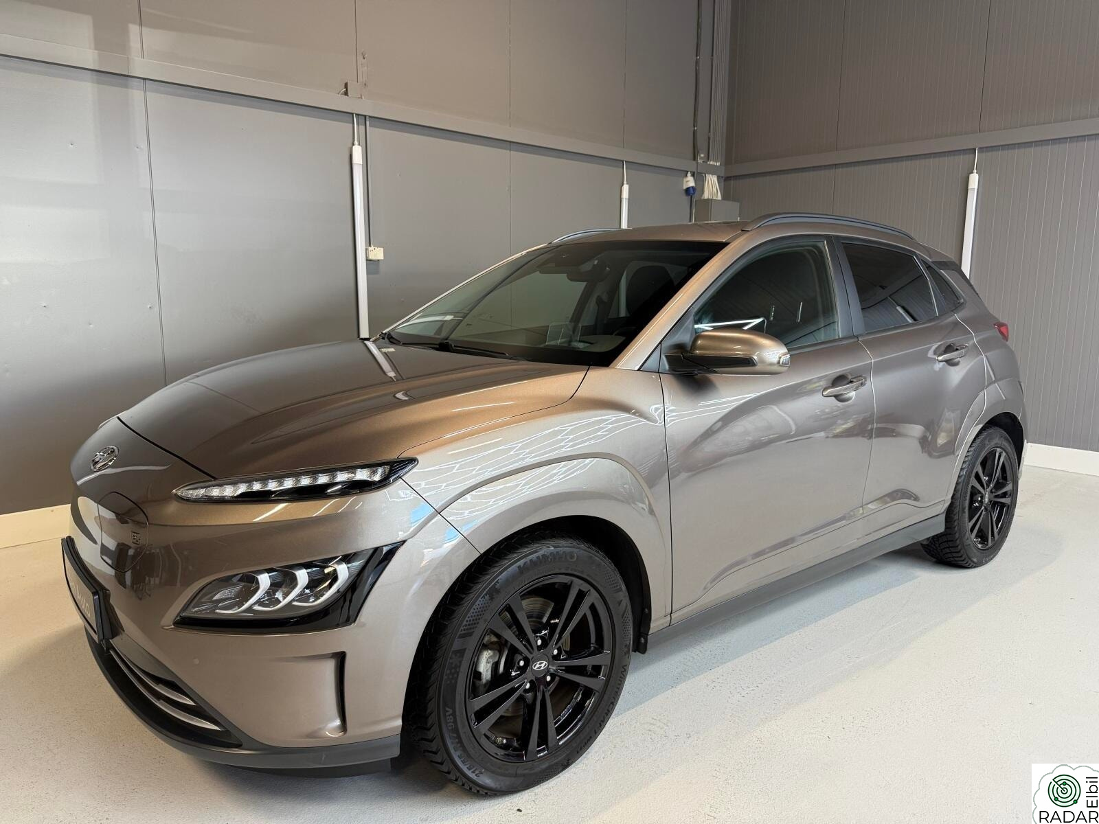 HYUNDAI Kona Premium LR /ACC/HUD/ Krell/ Keyless/ Hengerfeste/Navi++