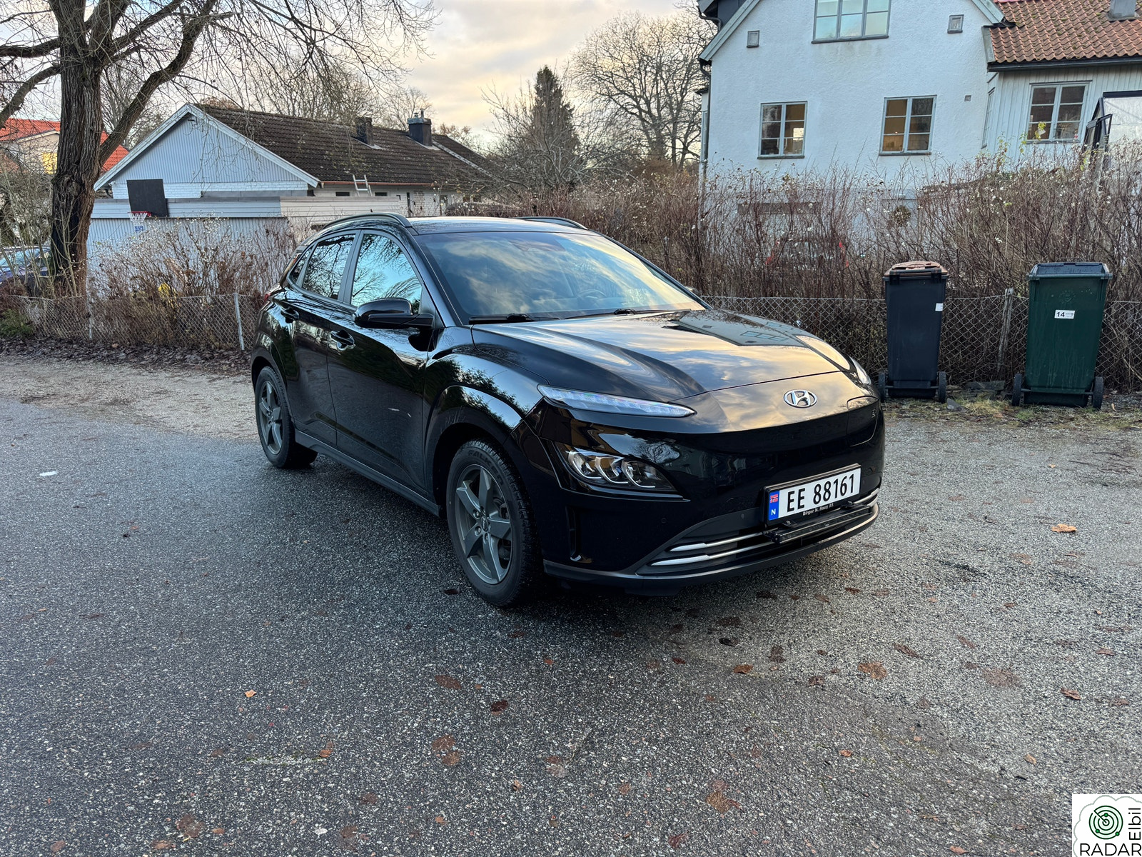HYUNDAI Kona Premium Long-Range / 64kw/h / Skinn