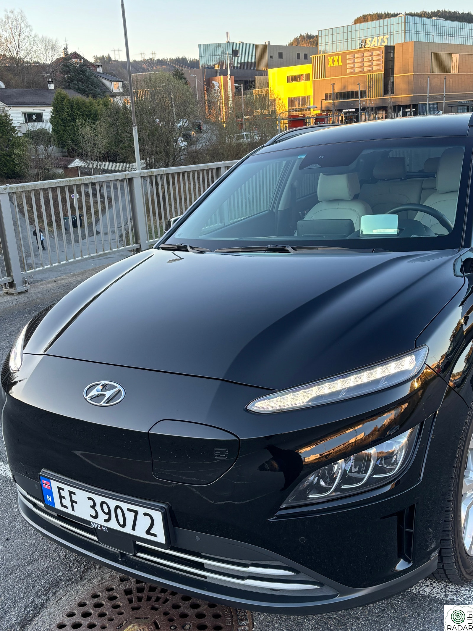 HYUNDAI Kona Premium LR