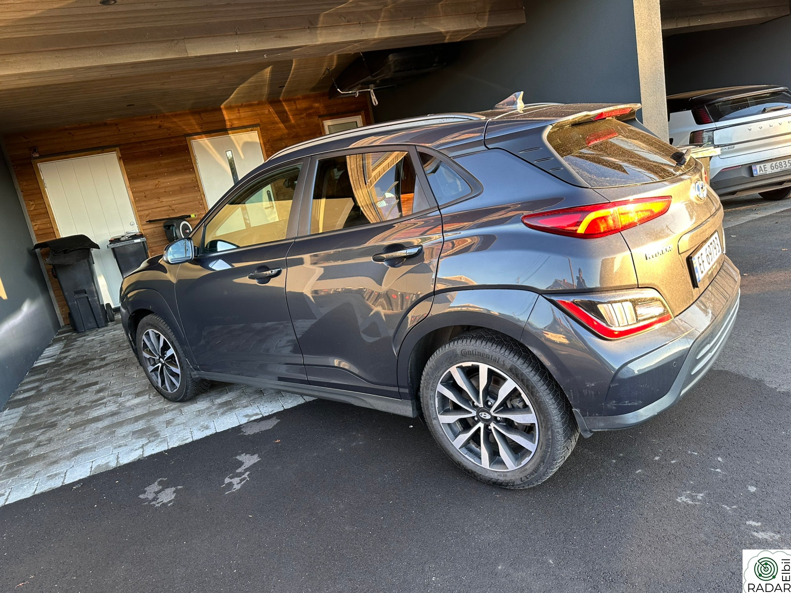 HYUNDAI Kona Premium LR