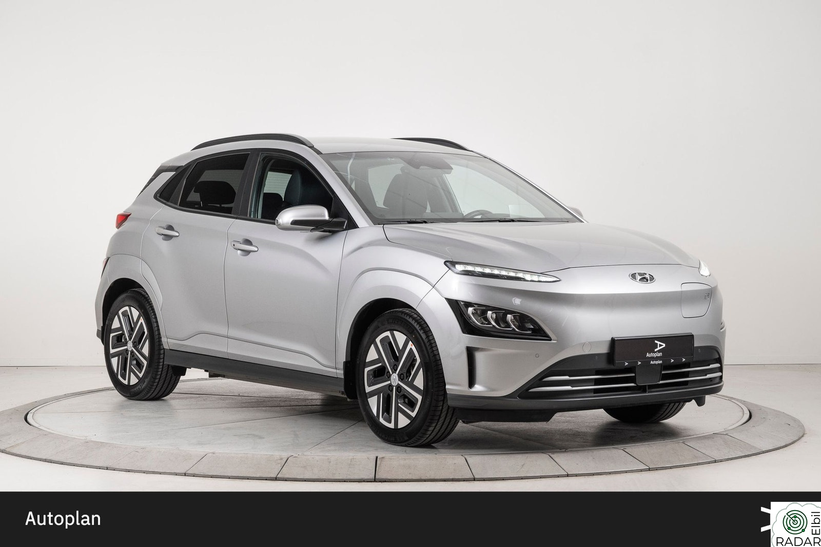 HYUNDAI Kona 64kWh Premium LR | Krok/ACC/Krell/HUD/Kamera