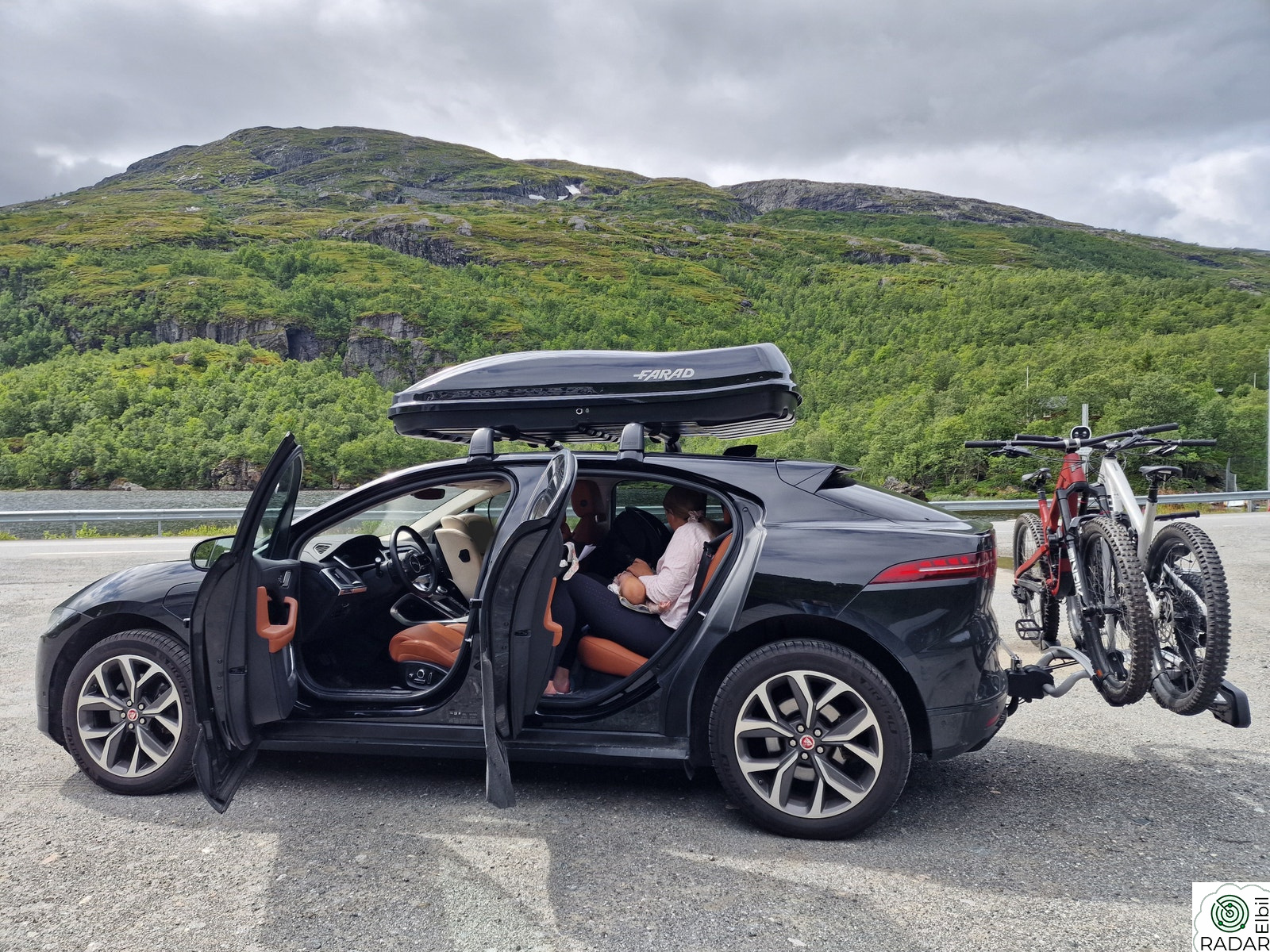 JAGUAR I-PACE 400hk AWD  HSE / Brunt Skinn / Luft / Kjøling / 360++